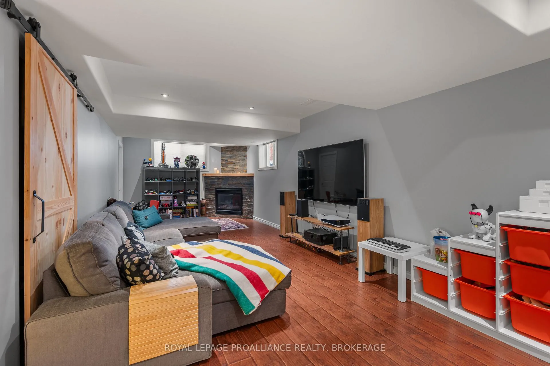 Photo 33 of 1233 Crossfield Avenue, Kingston, City Northwest — HOMEH