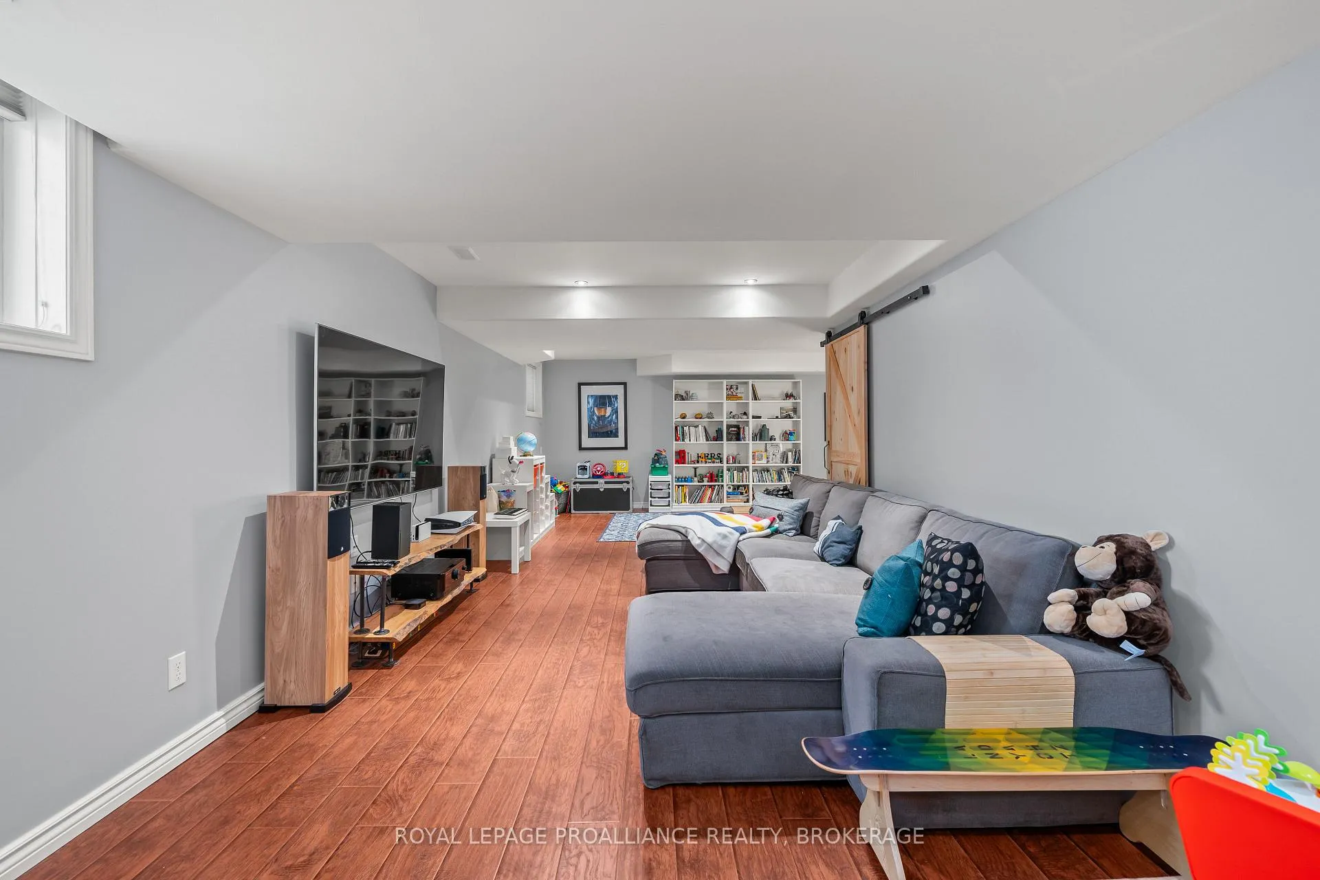 Photo 35 of 1233 Crossfield Avenue, Kingston, City Northwest — HOMEH