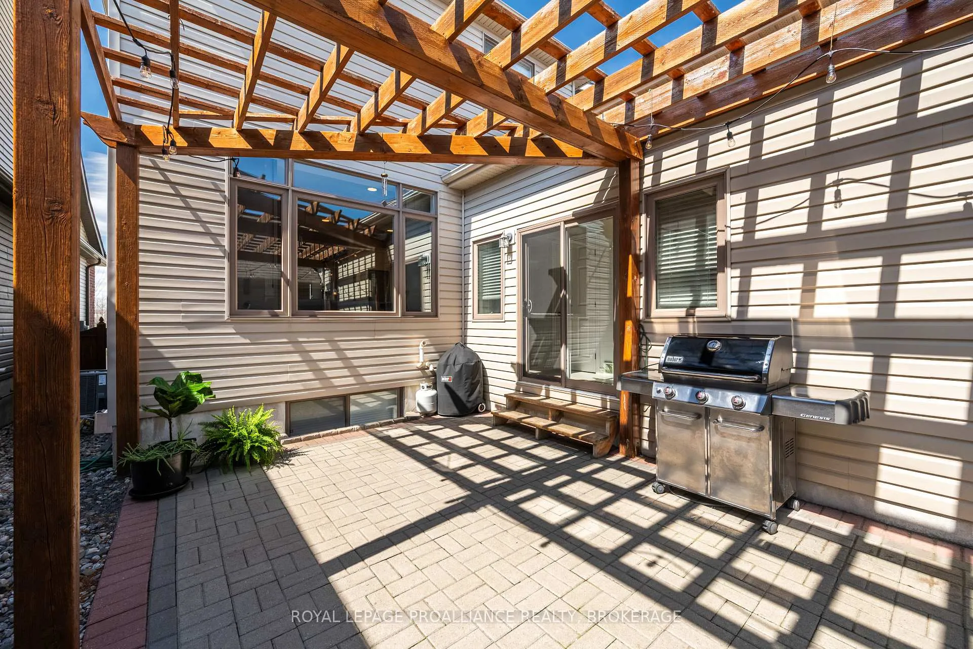 Photo 39 of 1233 Crossfield Avenue, Kingston, City Northwest — HOMEH