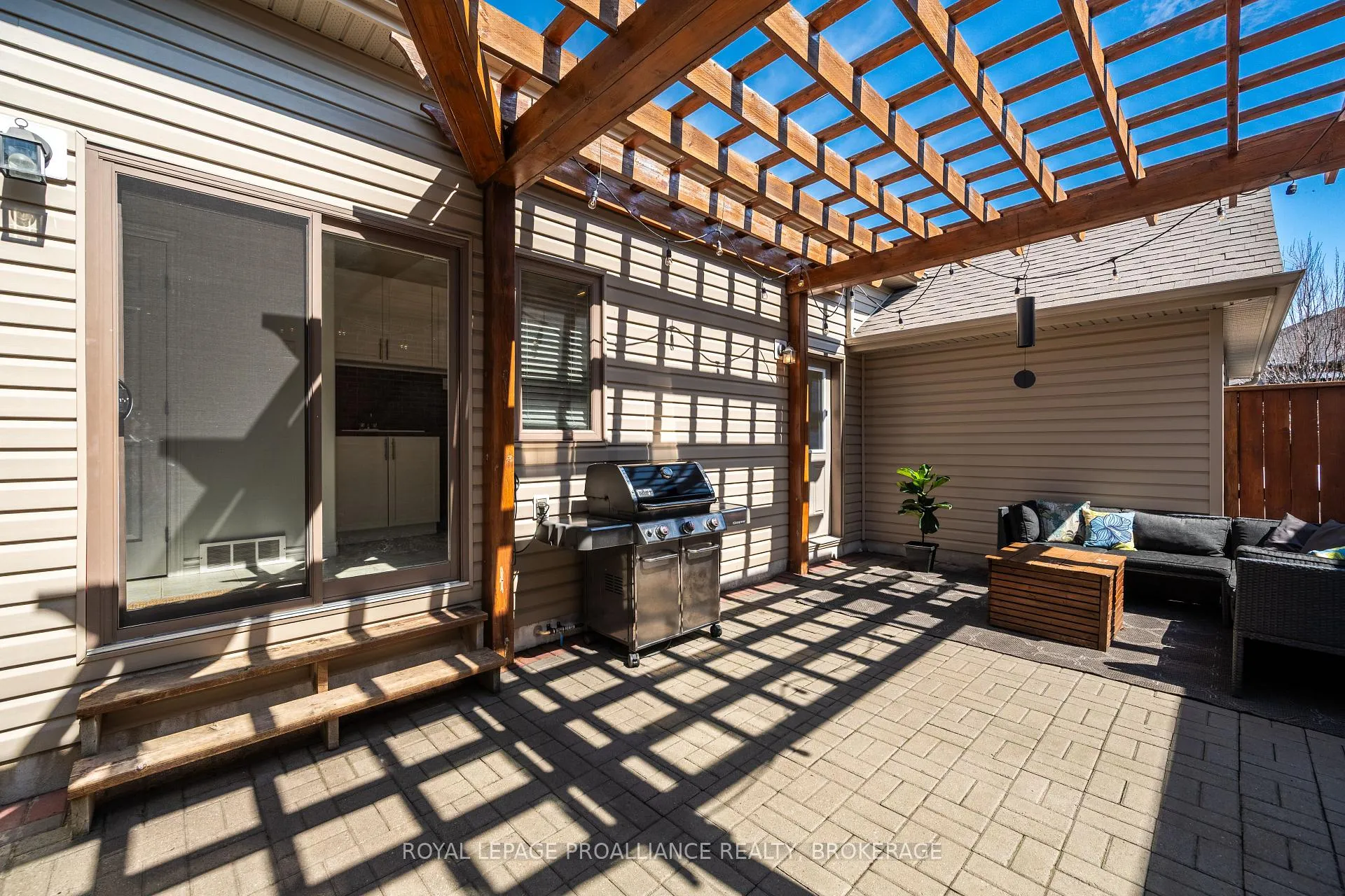 Photo 40 of 1233 Crossfield Avenue, Kingston, City Northwest — HOMEH