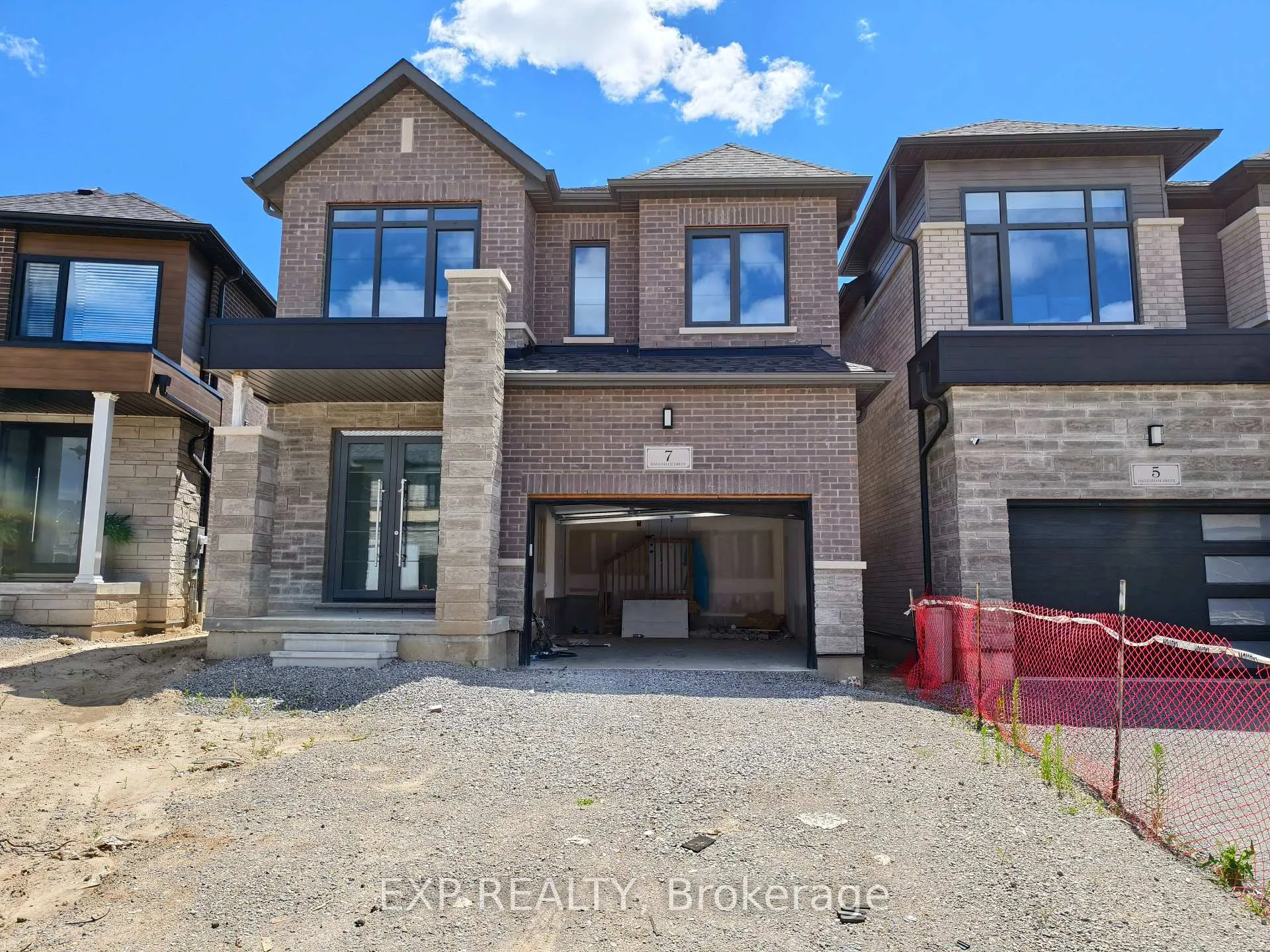 Photo 2 of 7 Dagenham Drive, Whitby, Williamsburg — HOMEH