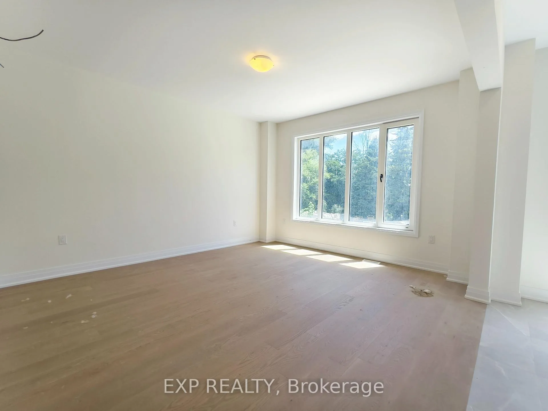Photo 6 of 7 Dagenham Drive, Whitby, Williamsburg — HOMEH