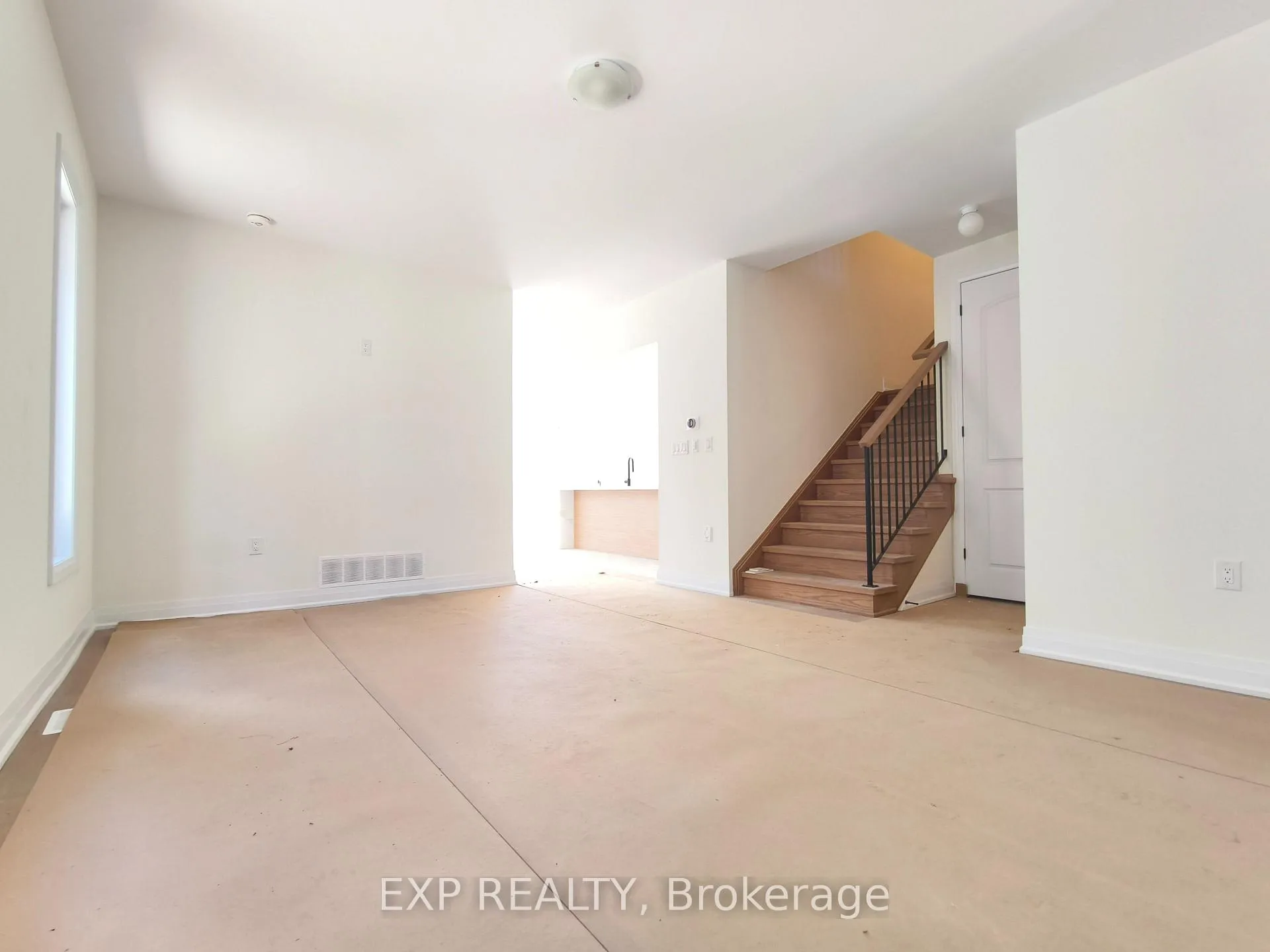 Photo 11 of 7 Dagenham Drive, Whitby, Williamsburg — HOMEH