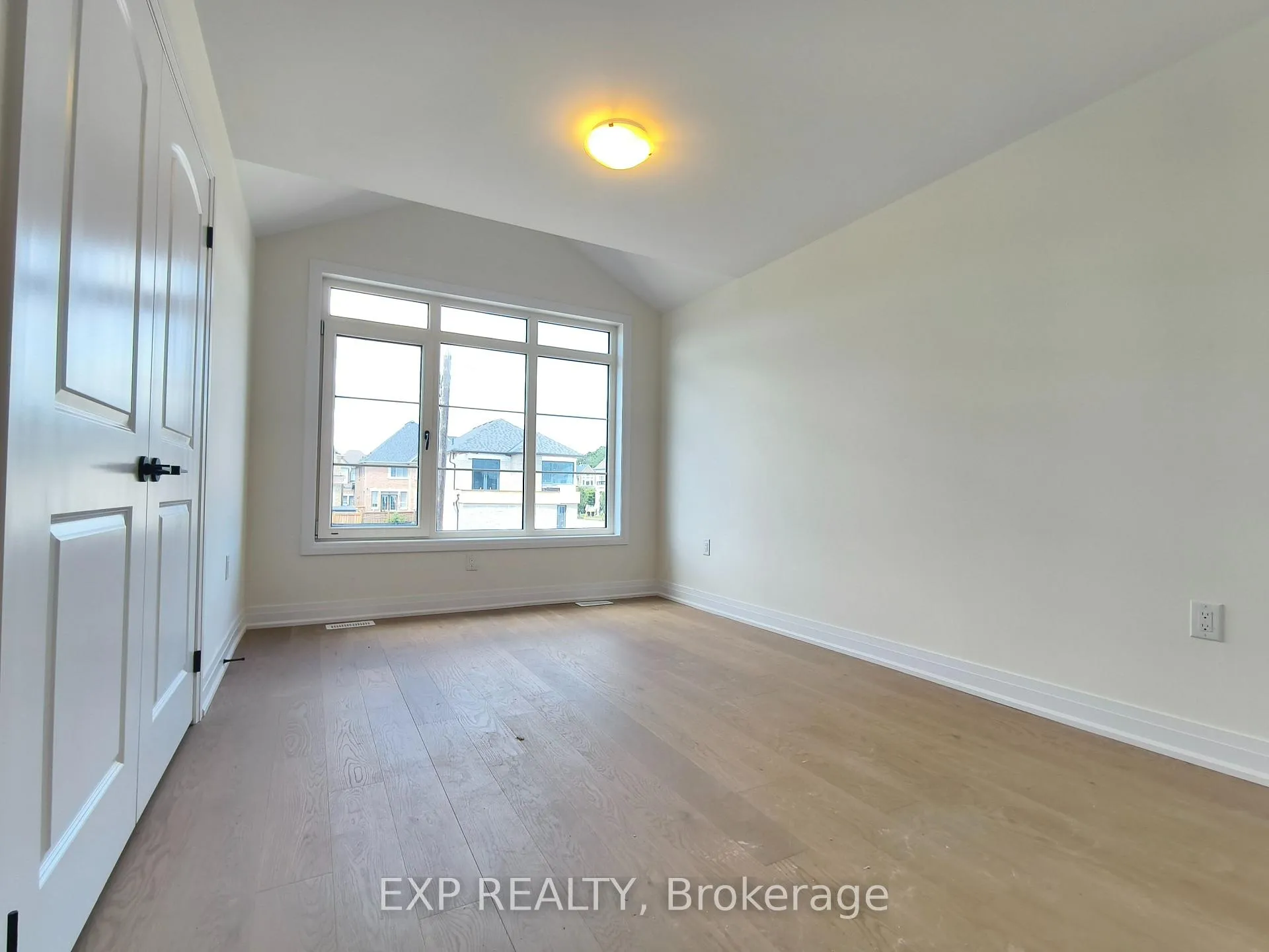Photo 21 of 7 Dagenham Drive, Whitby, Williamsburg — HOMEH