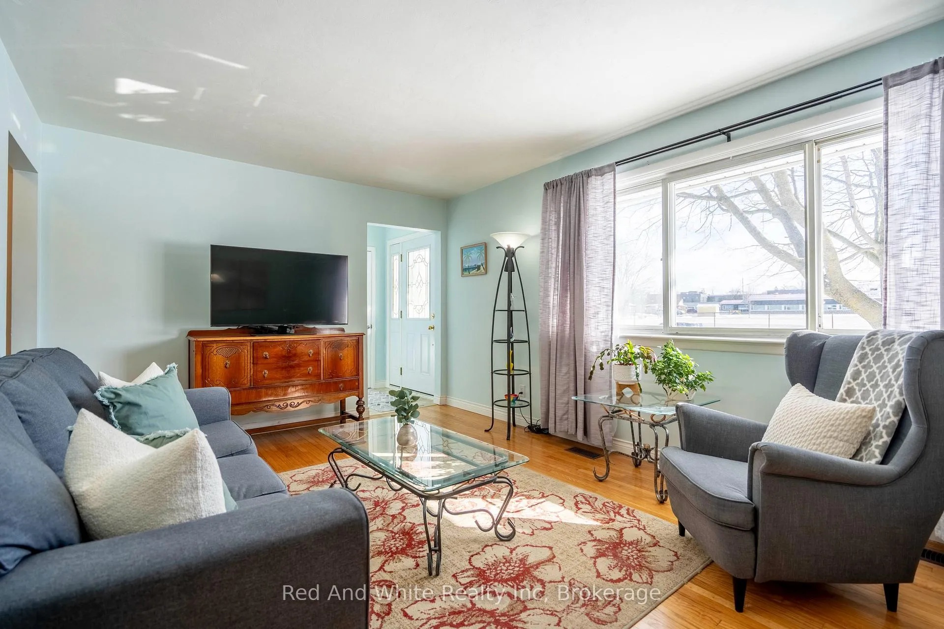 Photo 5 of 1034 Winterhalt Avenue, Cambridge — HOMEH