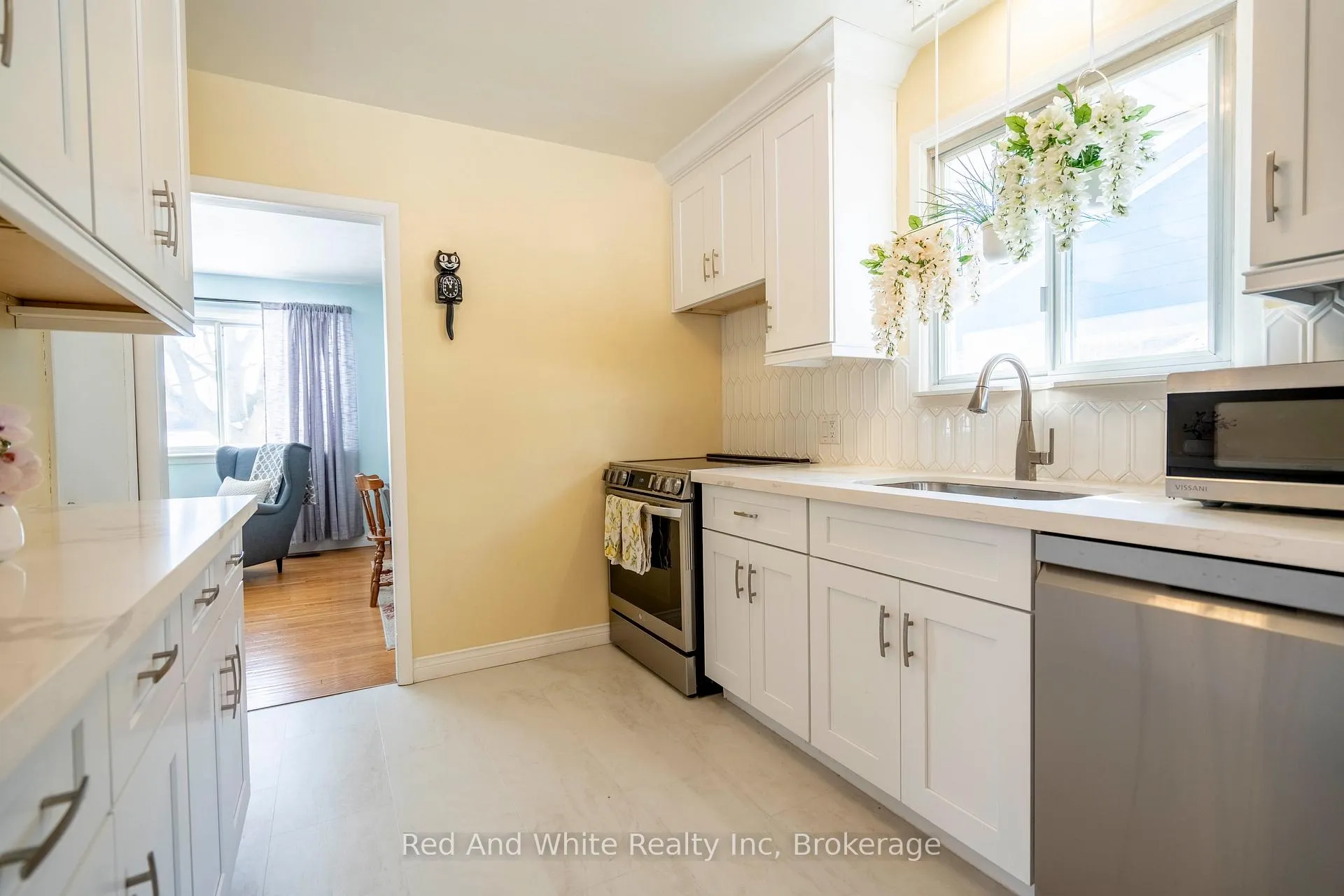 Photo 14 of 1034 Winterhalt Avenue, Cambridge — HOMEH