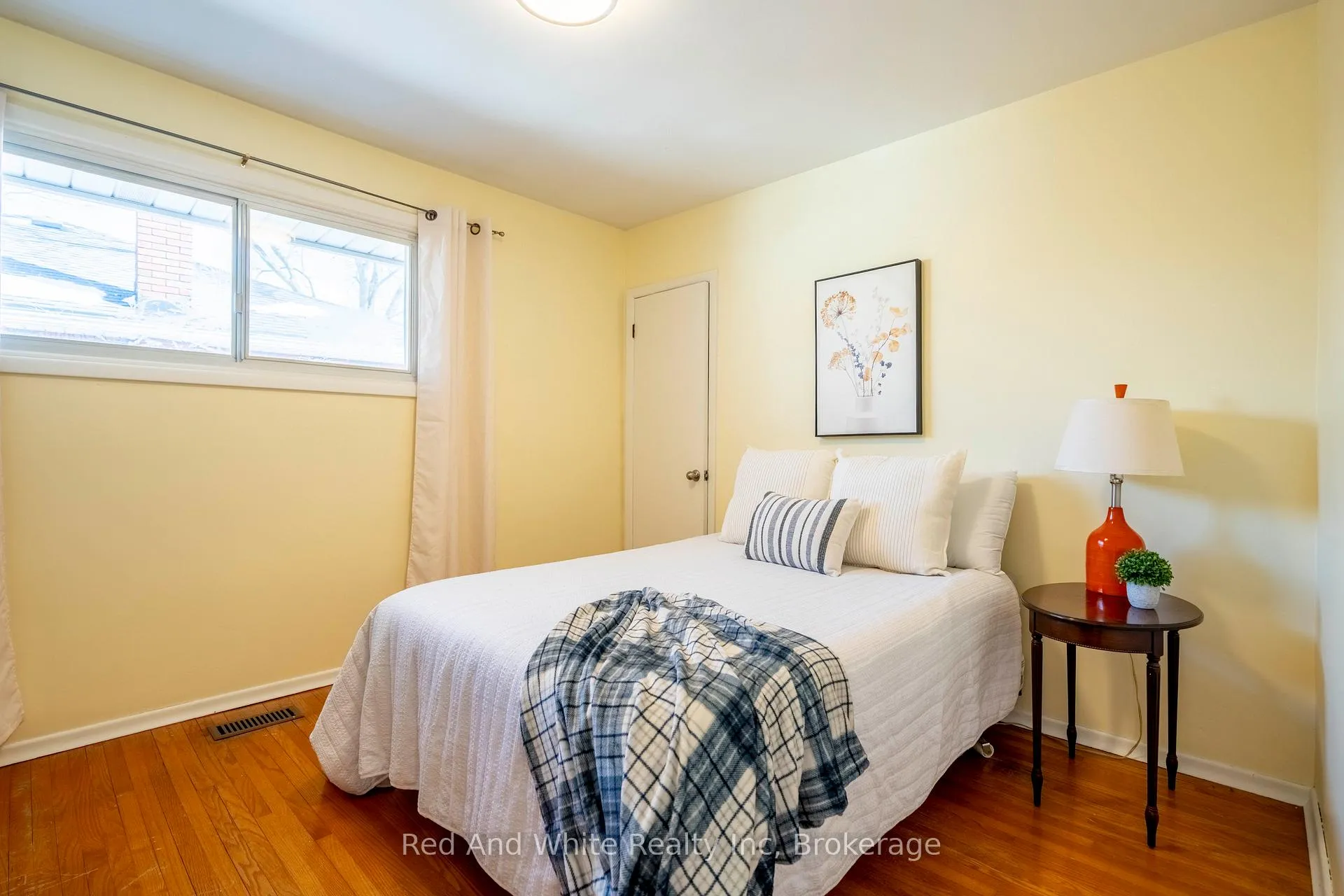 Photo 16 of 1034 Winterhalt Avenue, Cambridge — HOMEH