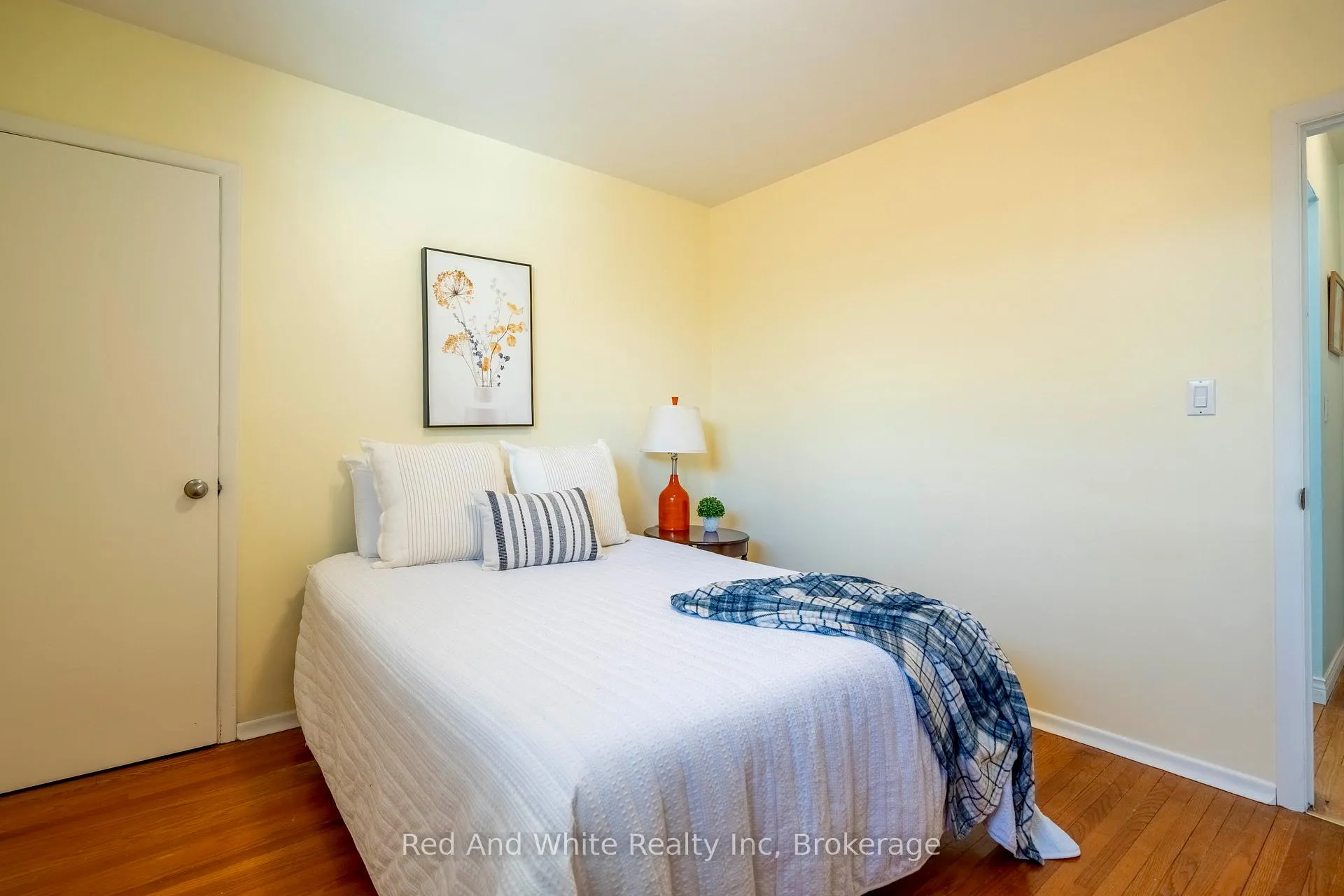 Photo 17 of 1034 Winterhalt Avenue, Cambridge — HOMEH