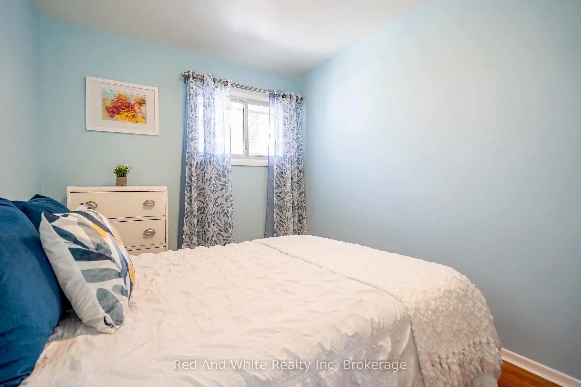 Photo 22 of 1034 Winterhalt Avenue, Cambridge — HOMEH