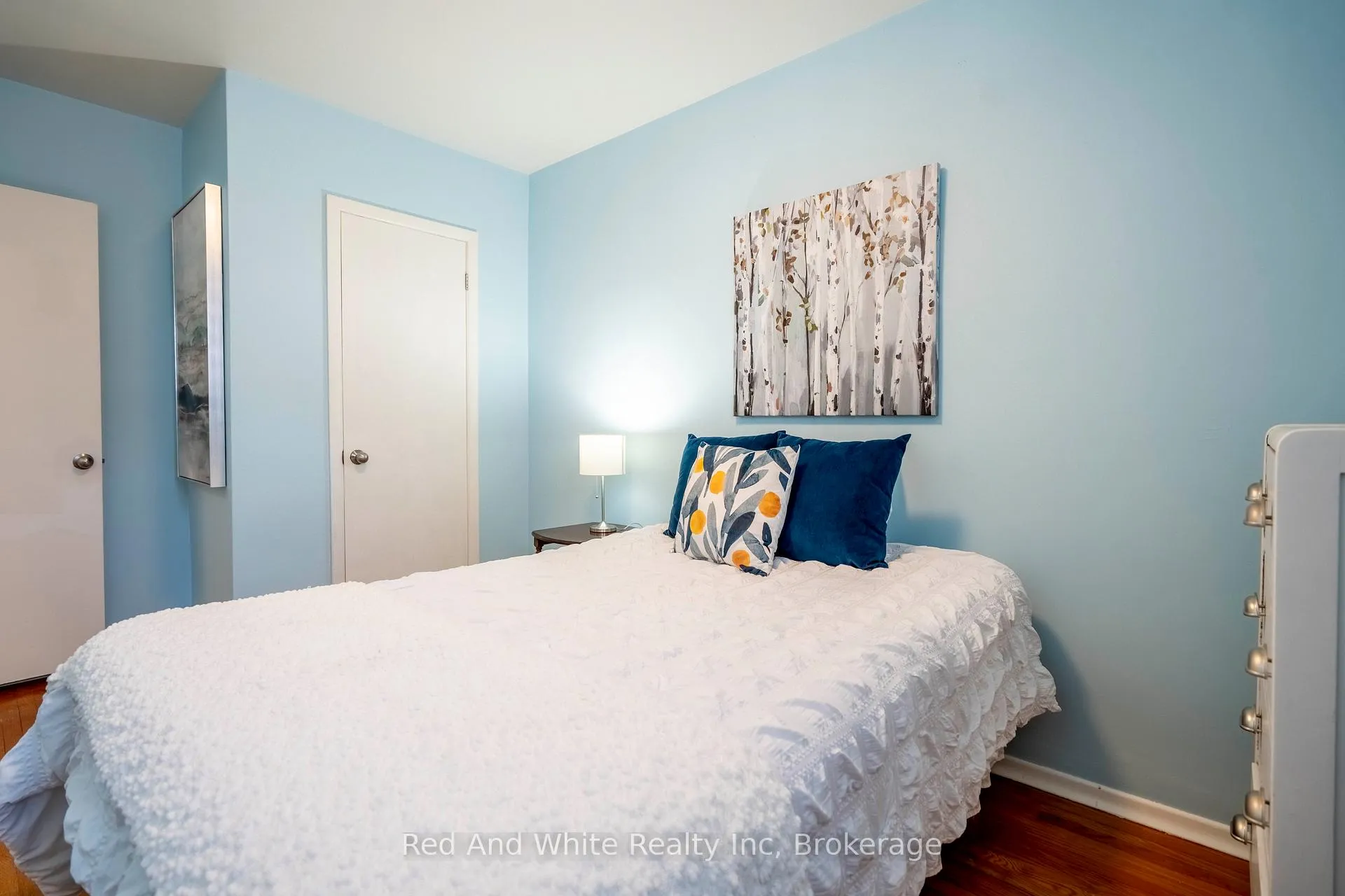 Photo 23 of 1034 Winterhalt Avenue, Cambridge — HOMEH