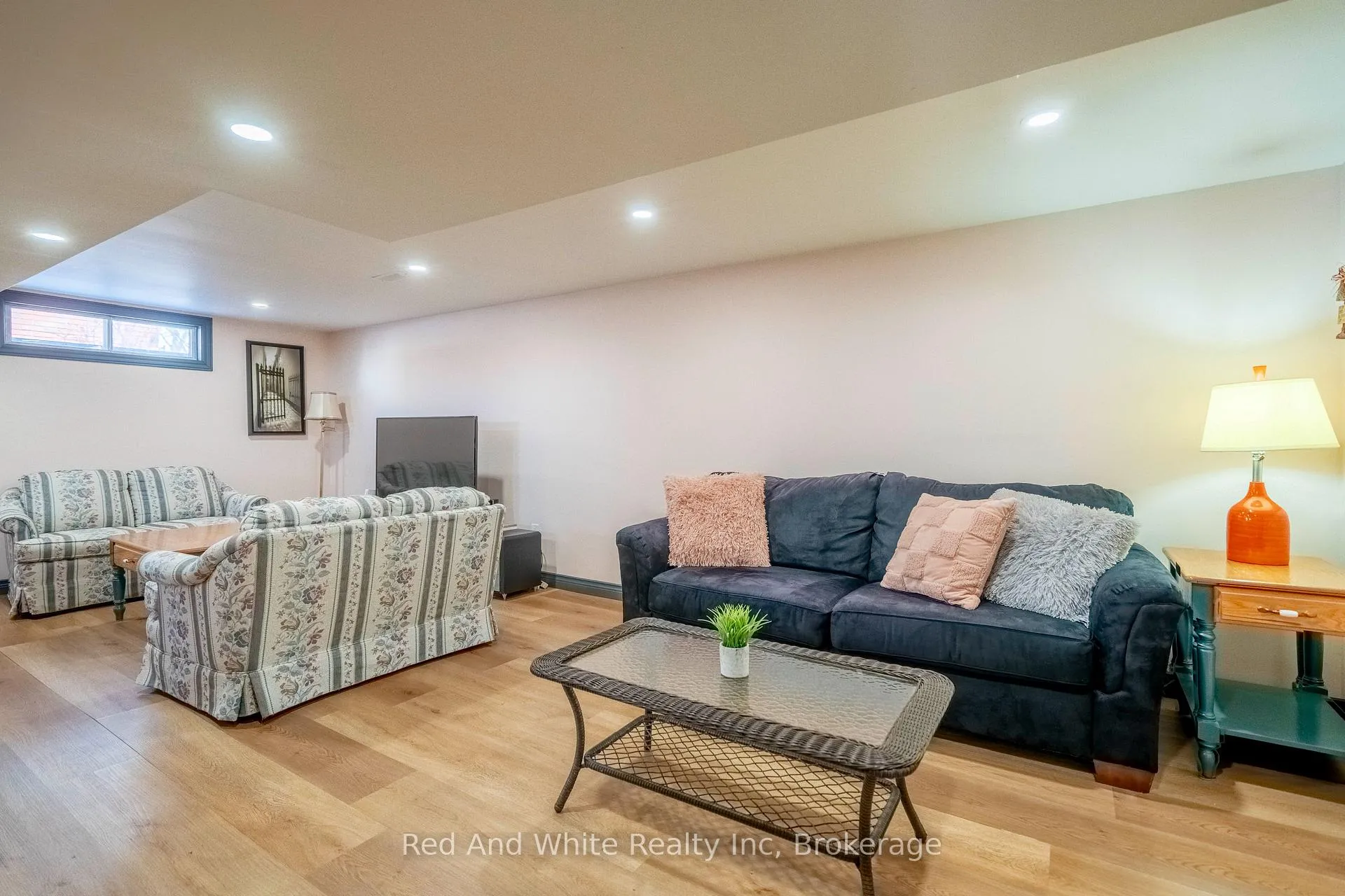 Photo 25 of 1034 Winterhalt Avenue, Cambridge — HOMEH