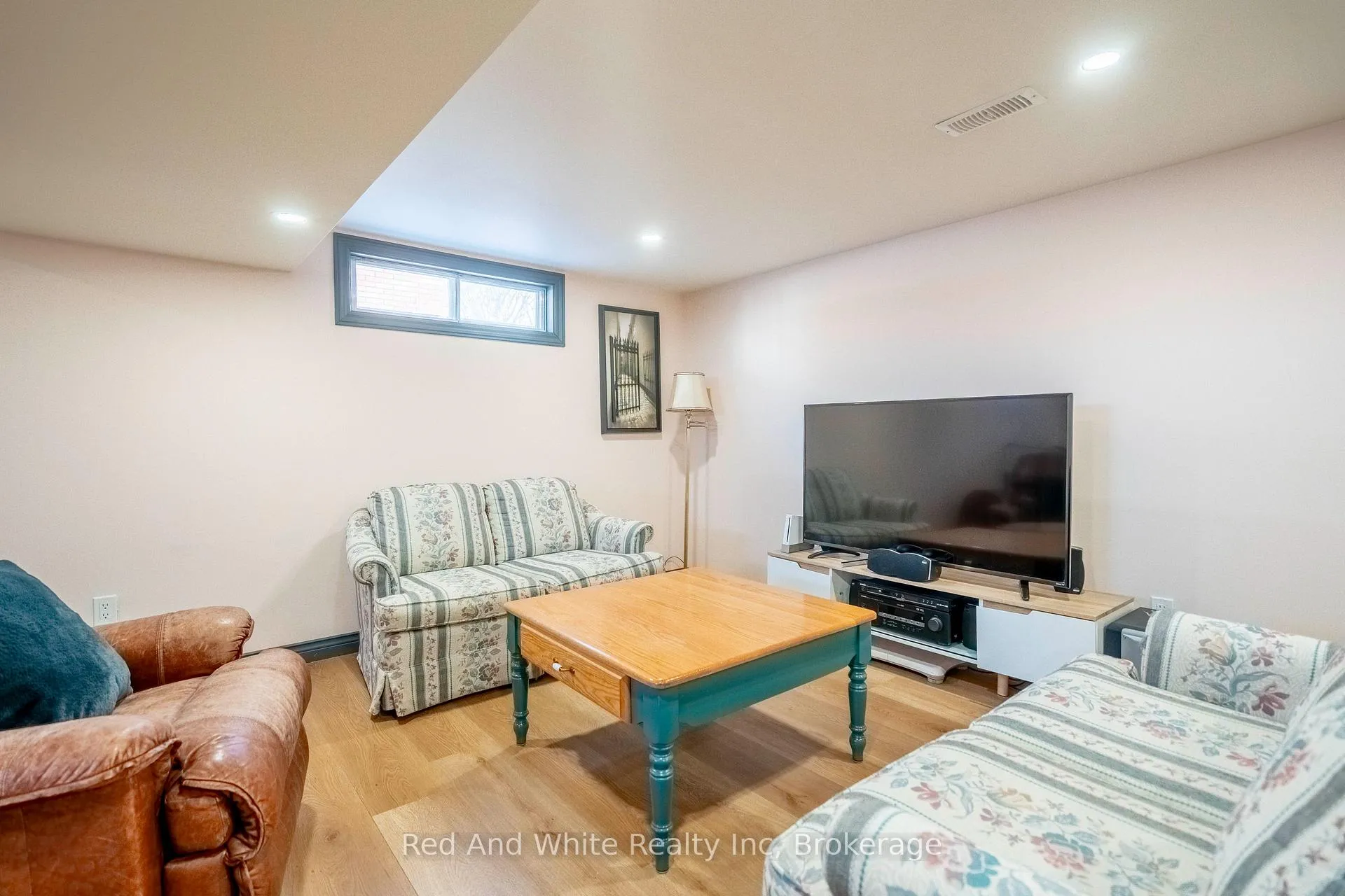 Photo 27 of 1034 Winterhalt Avenue, Cambridge — HOMEH