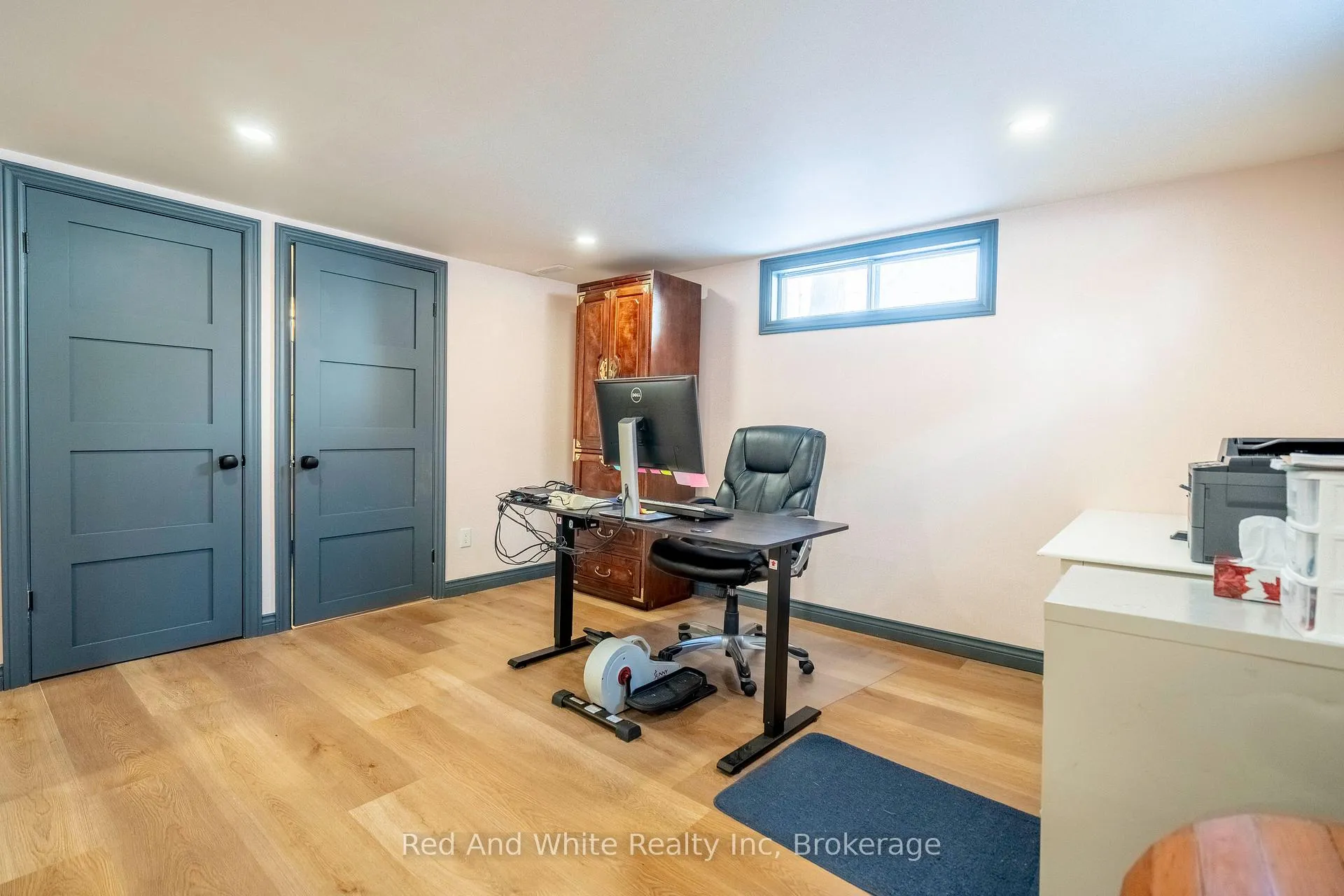 Photo 33 of 1034 Winterhalt Avenue, Cambridge — HOMEH