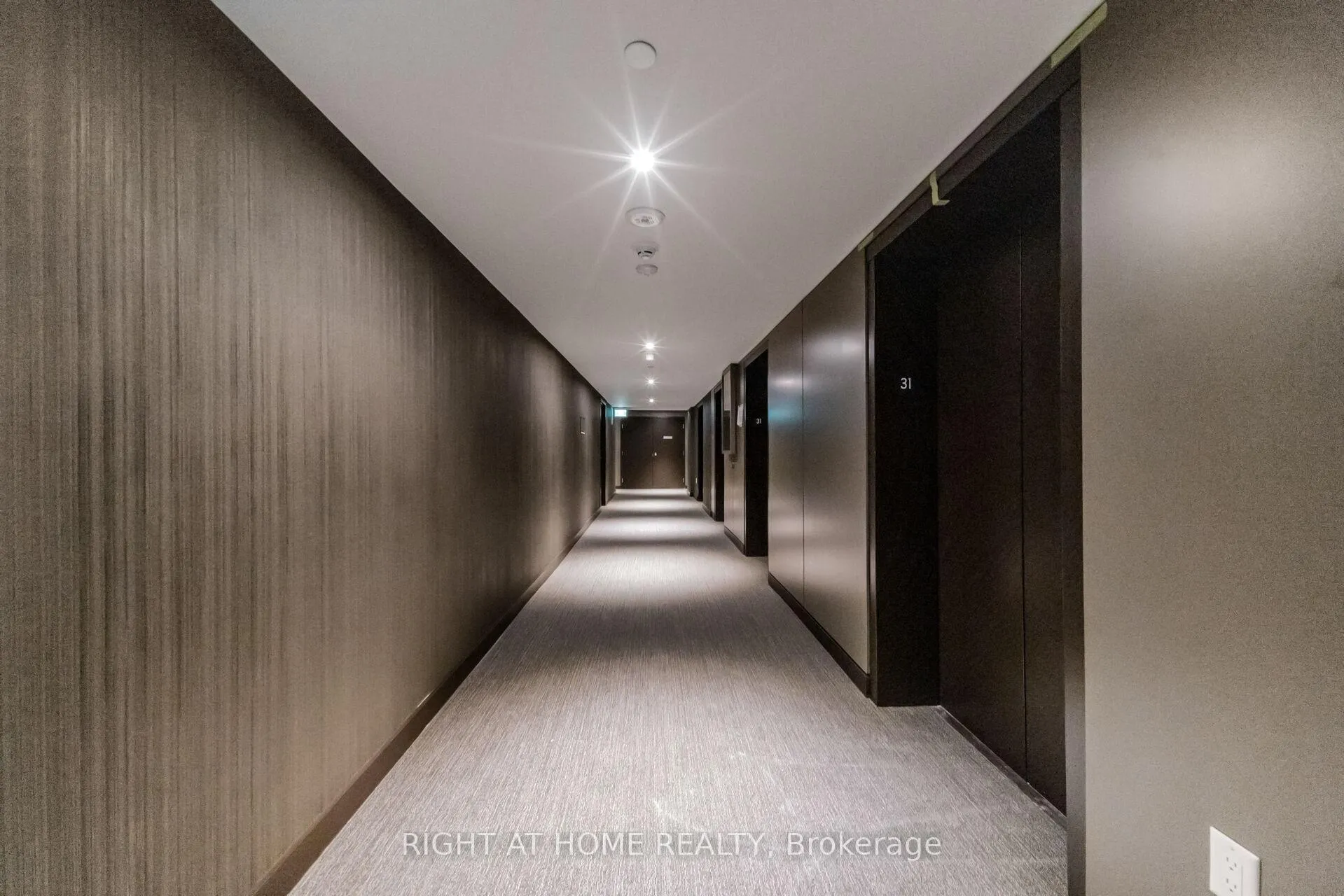 Photo 4 of Unit 3111, 448 Burmhamthorpe Road, Mississauga, City Centre — HOMEH