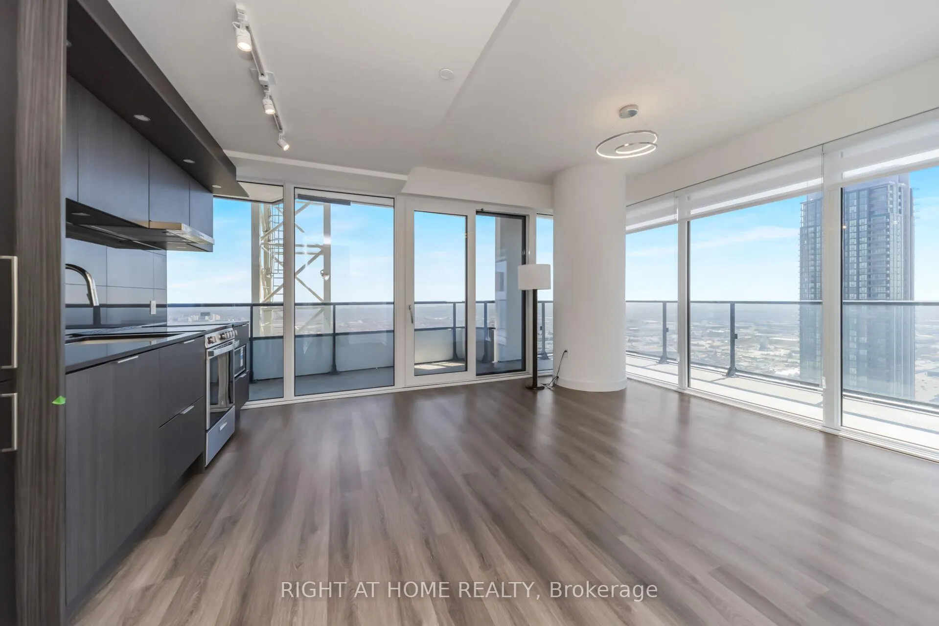 Photo 10 of Unit 3111, 448 Burmhamthorpe Road, Mississauga, City Centre — HOMEH