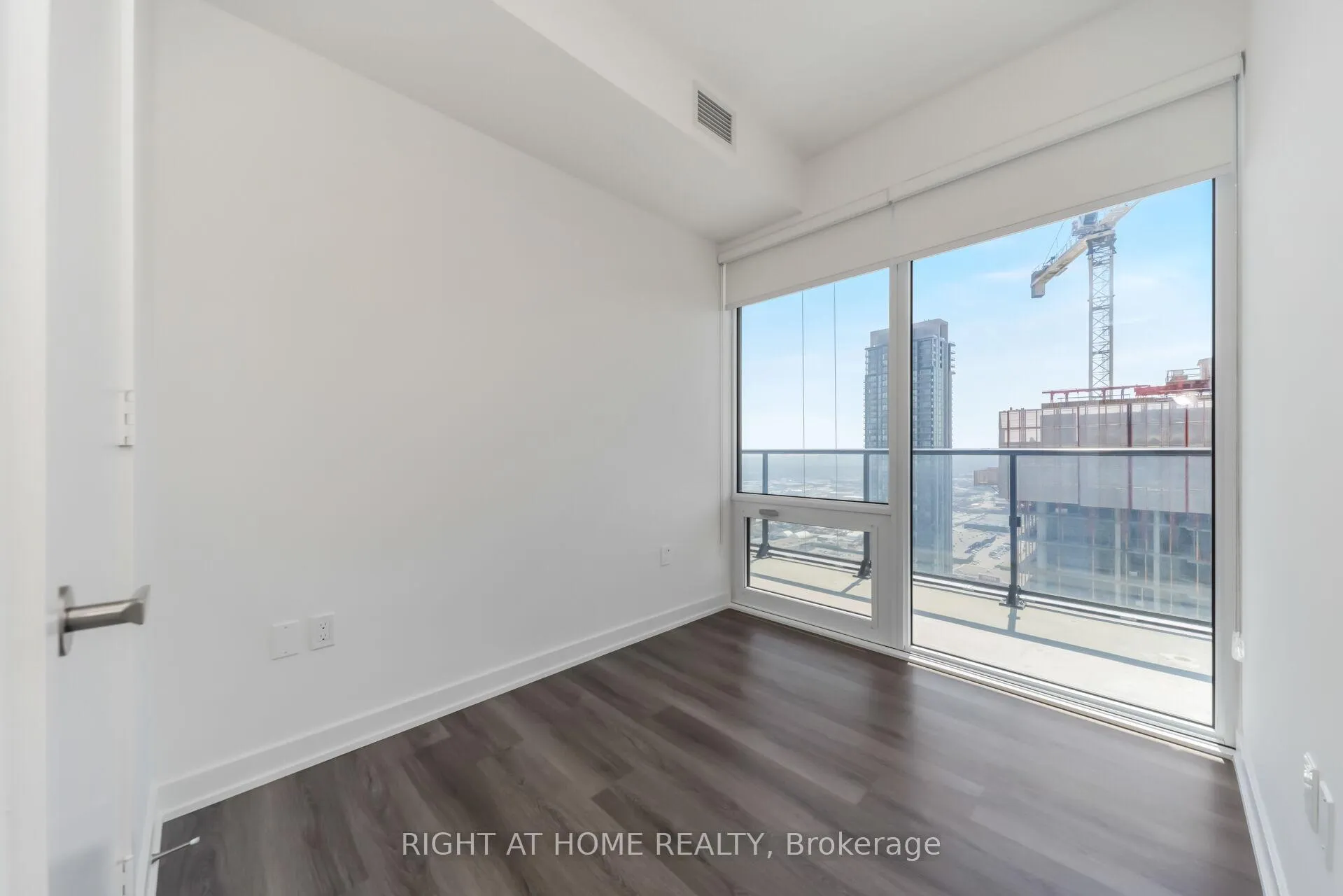 Photo 18 of Unit 3111, 448 Burmhamthorpe Road, Mississauga, City Centre — HOMEH
