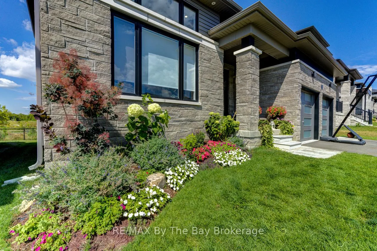 Photo 3 of 33 Nicort Road, Wasaga Beach — HOMEH