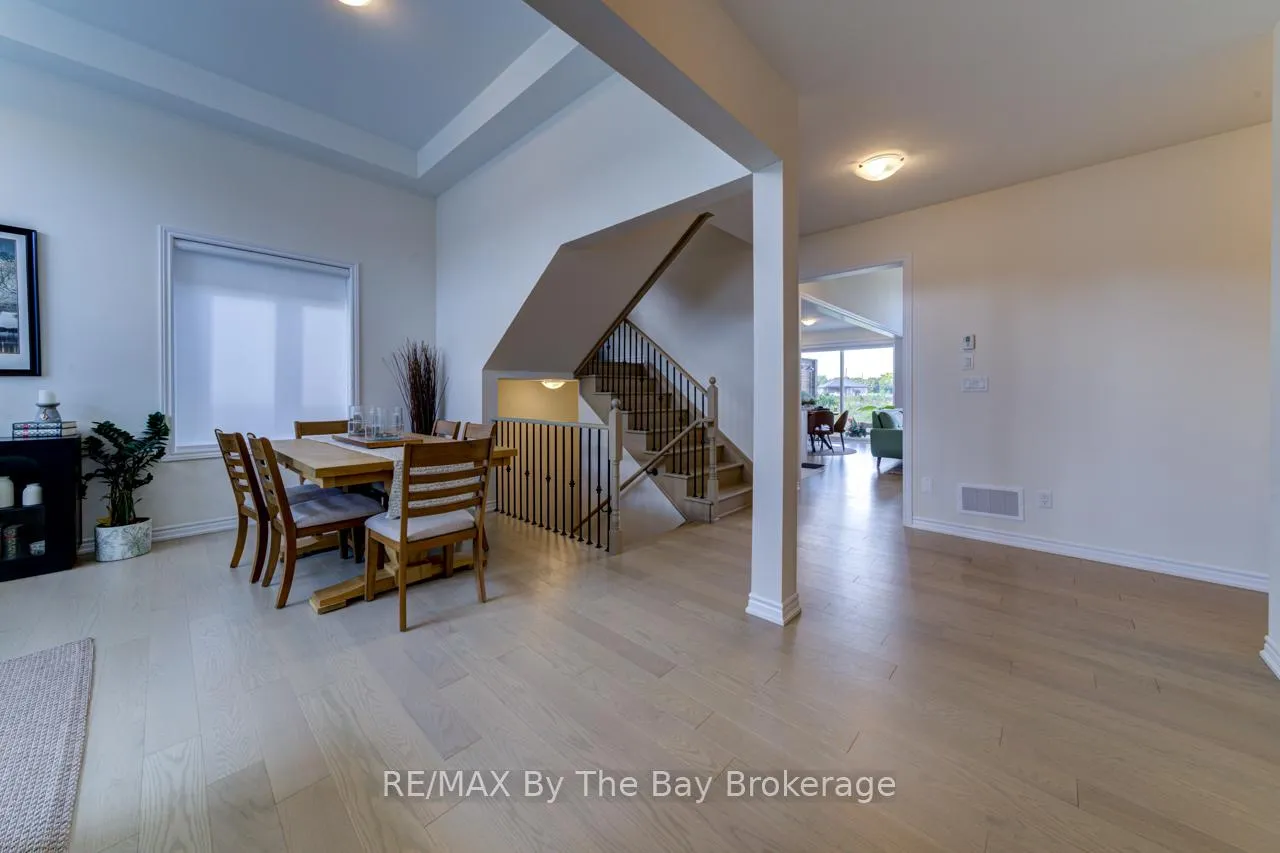 Photo 7 of 33 Nicort Road, Wasaga Beach — HOMEH