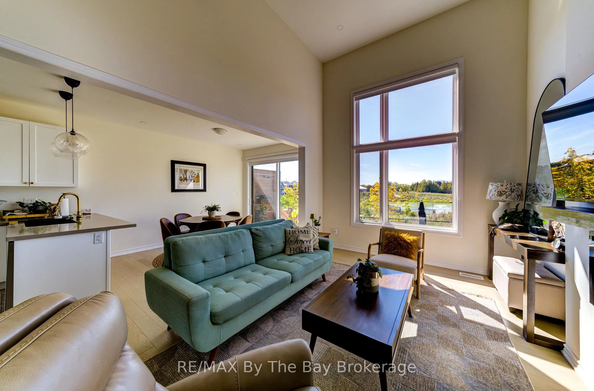 Photo 10 of 33 Nicort Road, Wasaga Beach — HOMEH