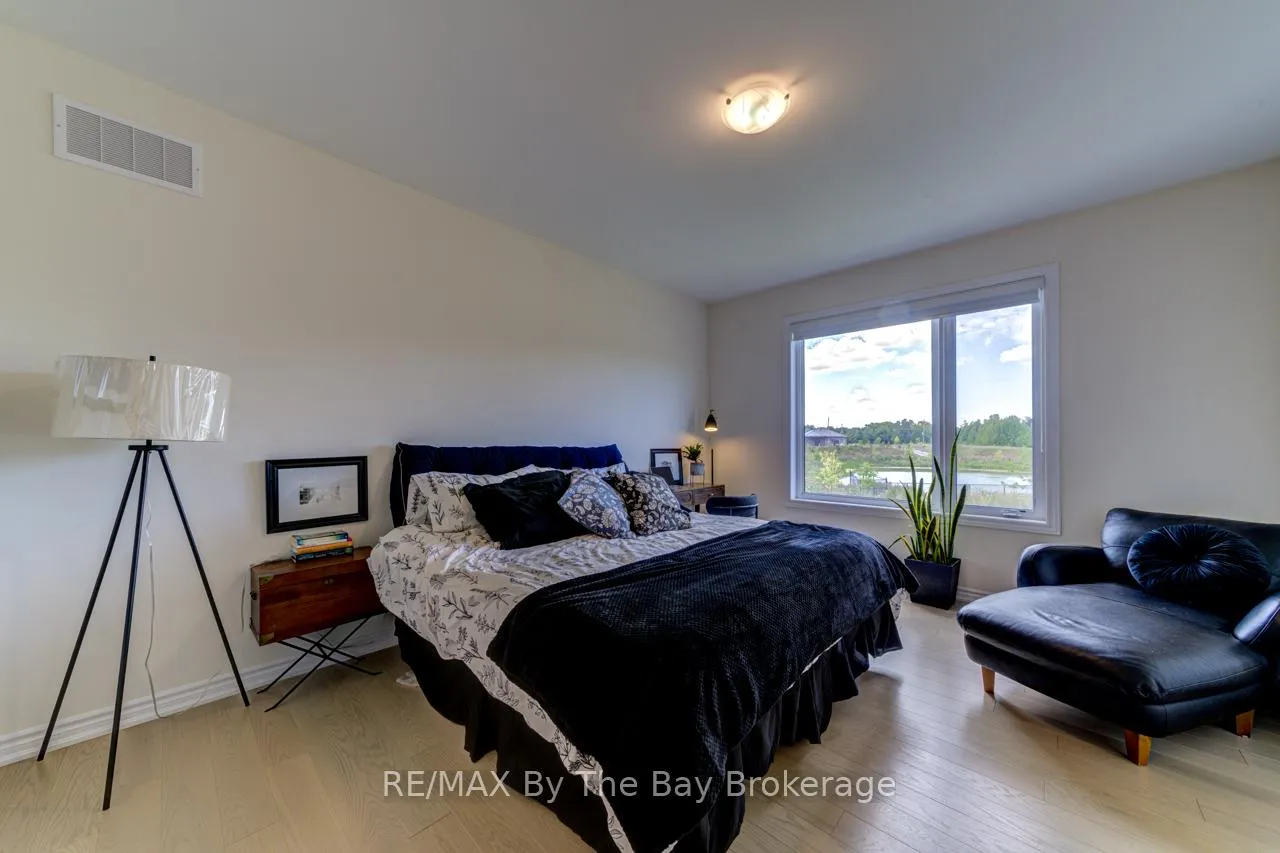 Photo 21 of 33 Nicort Road, Wasaga Beach — HOMEH