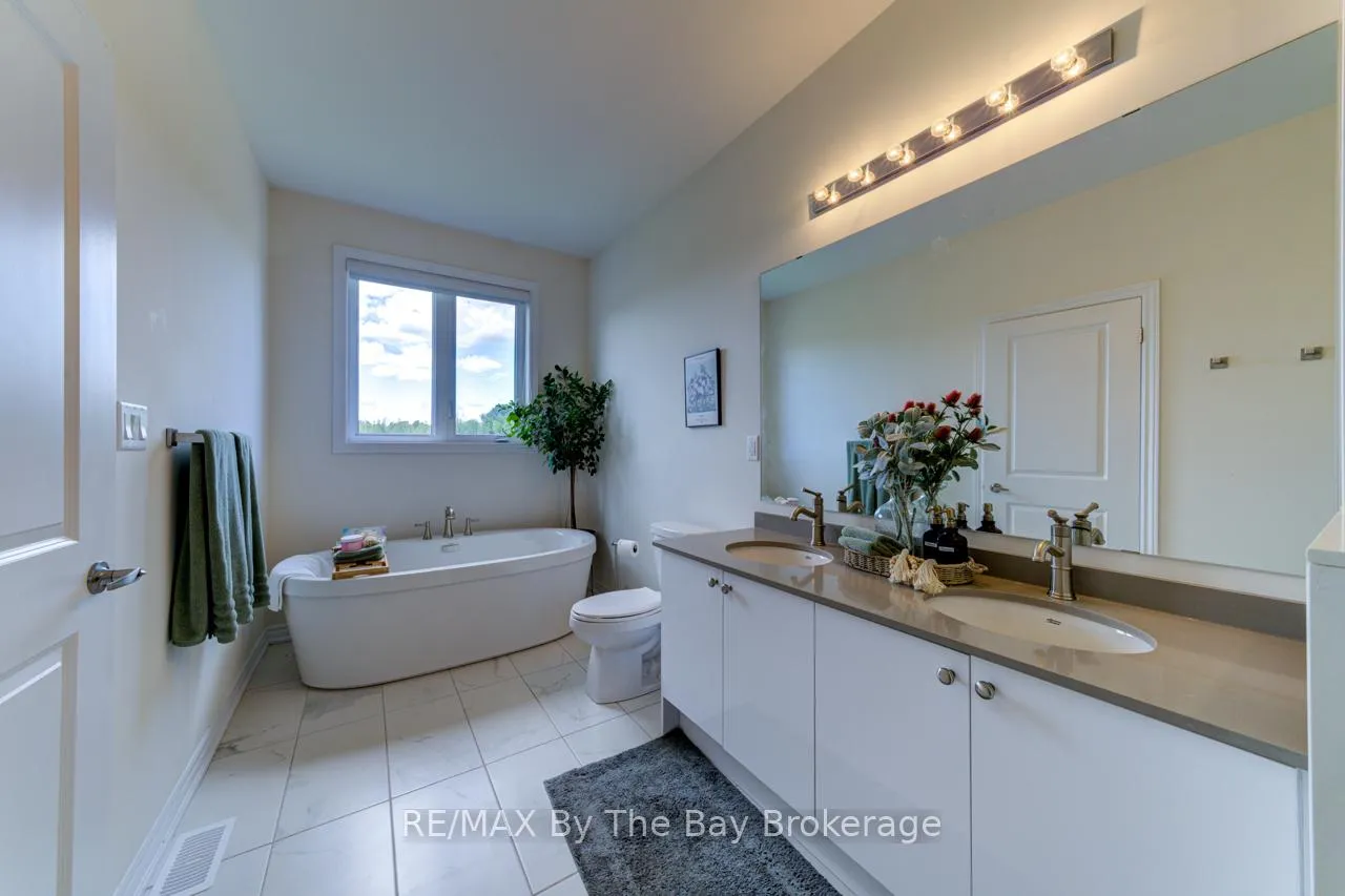 Photo 23 of 33 Nicort Road, Wasaga Beach — HOMEH