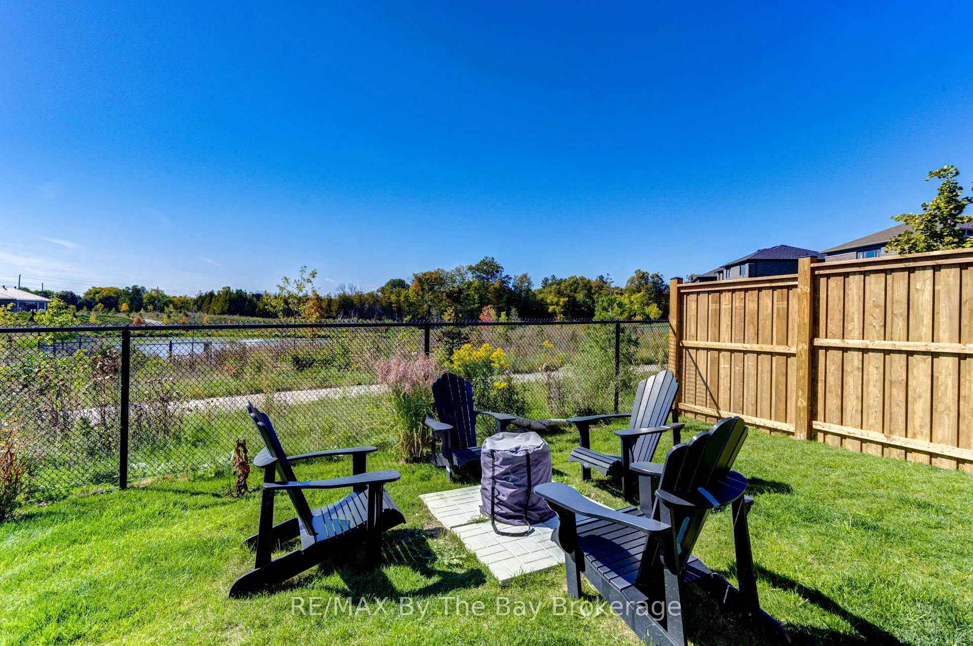 Photo 35 of 33 Nicort Road, Wasaga Beach — HOMEH