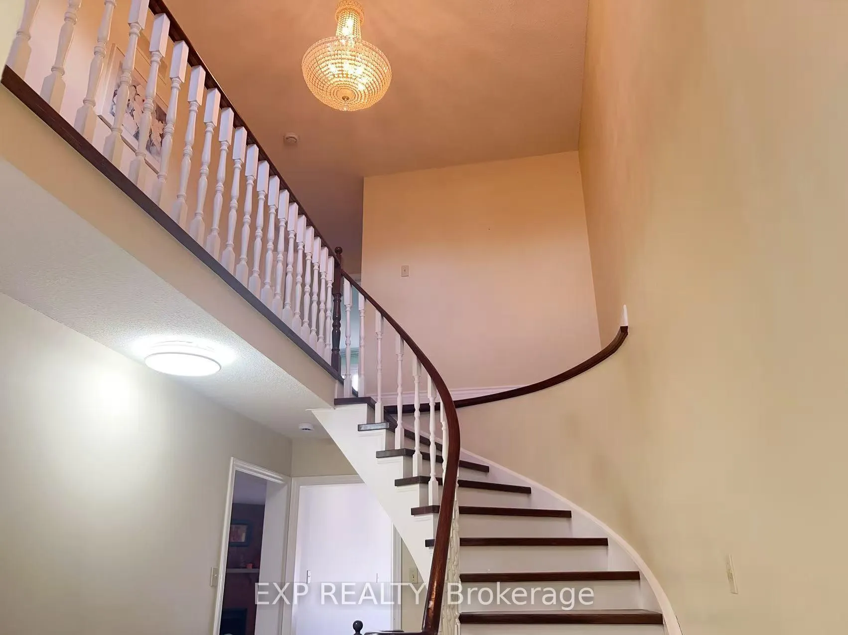 Photo 8 of 179 Elson Street, Markham, Middlefield — HOMEH