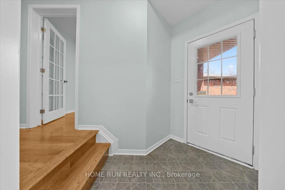 Photo 4 of 294 Applecross Crescent, Ottawa, Kanata - Morgan's Grant/South March — HOMEH