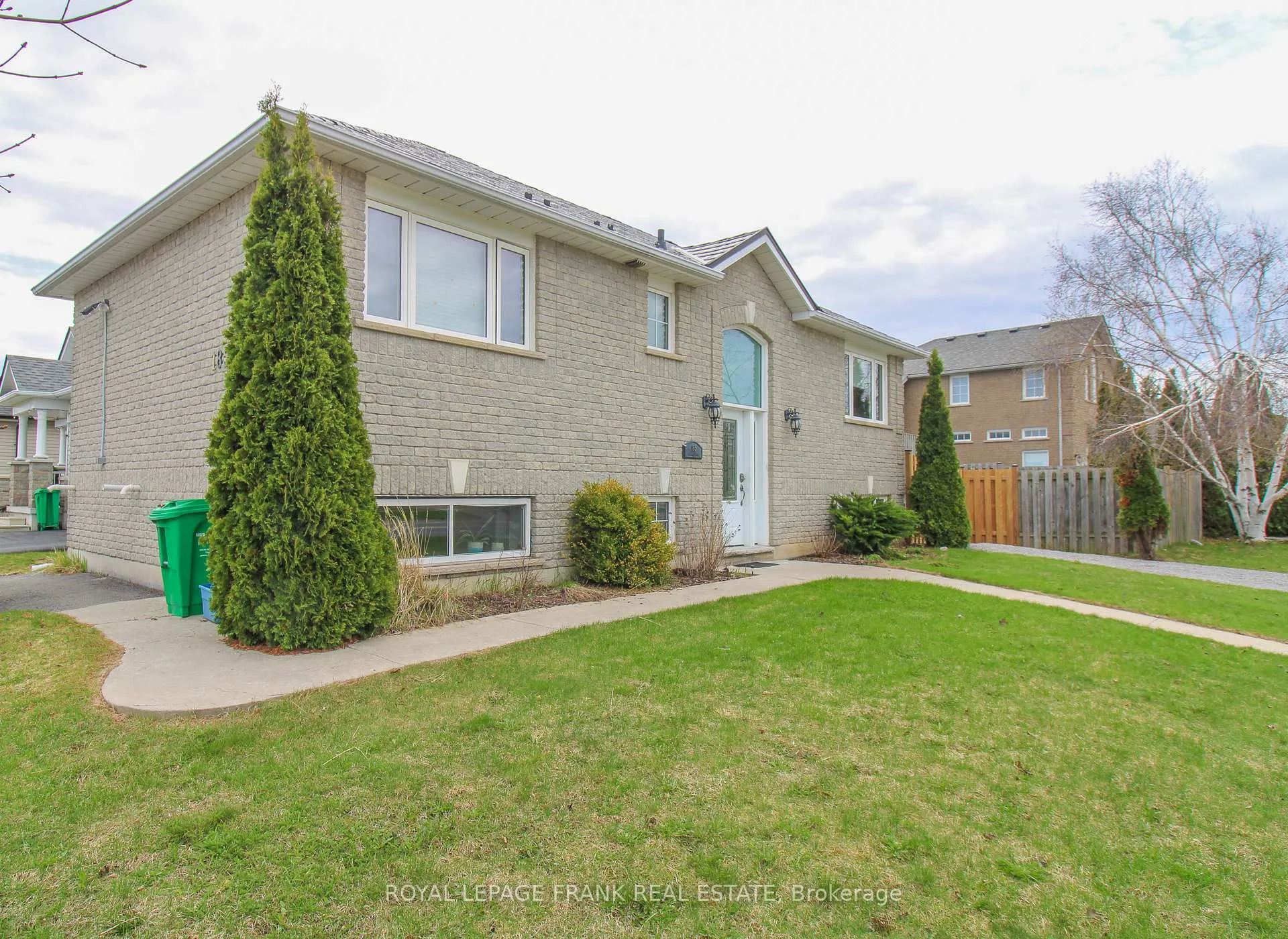 Photo 1 of 185 Milroy (Lower Unit) Drive, Peterborough, Northcrest Ward 5 — HOMEH