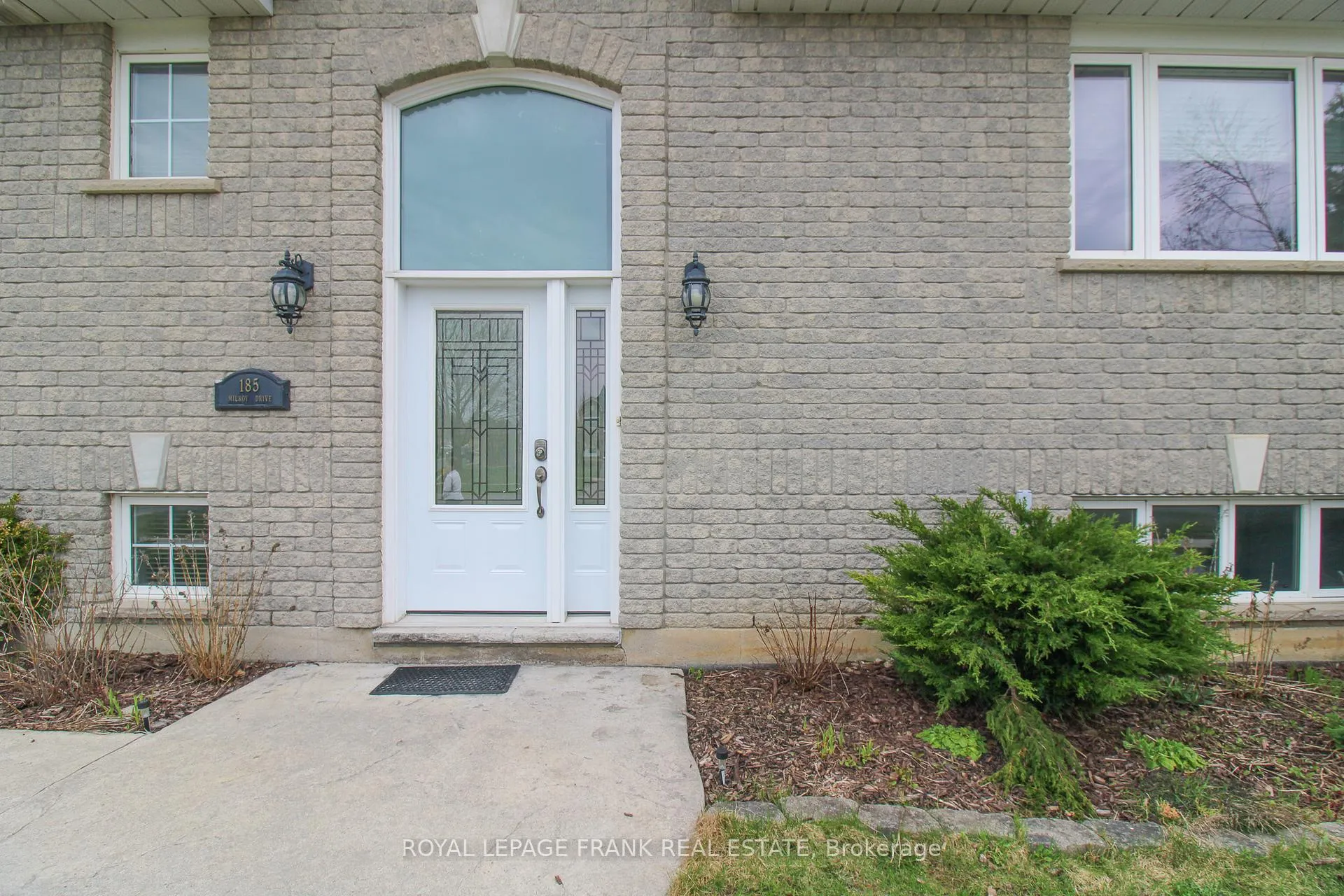 Photo 4 of 185 Milroy (Lower Unit) Drive, Peterborough, Northcrest Ward 5 — HOMEH