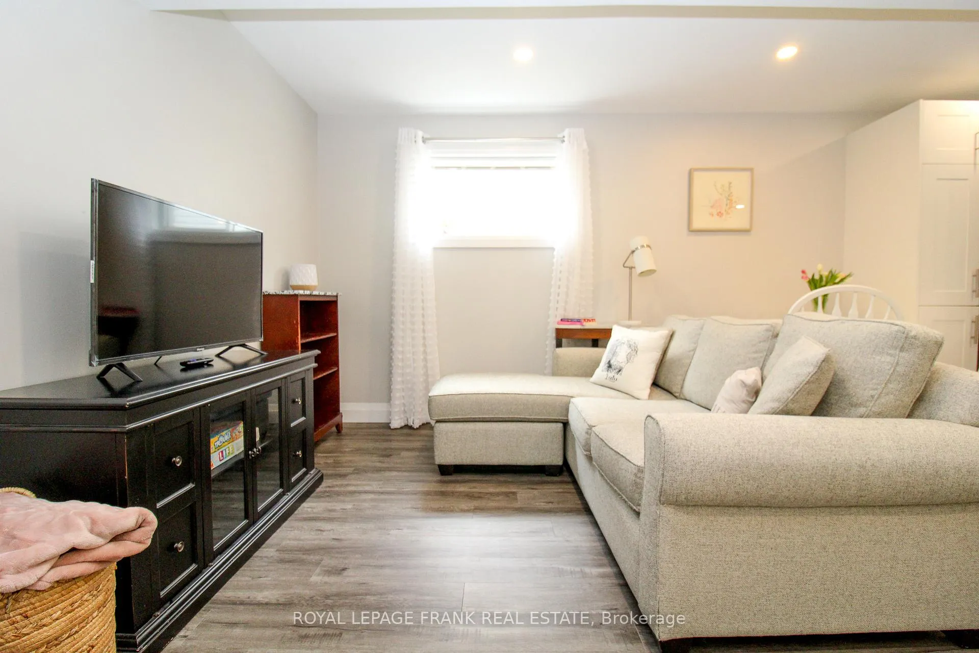 Photo 6 of 185 Milroy (Lower Unit) Drive, Peterborough, Northcrest Ward 5 — HOMEH