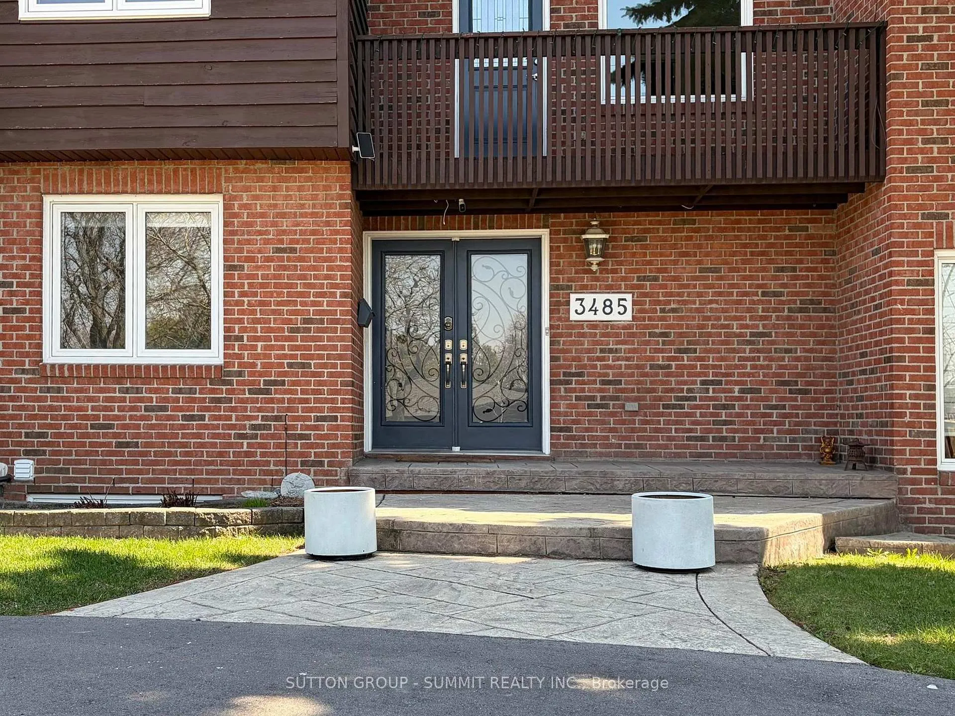Photo 2 of 3485 Cawthra Road, Mississauga, Applewood — HOMEH
