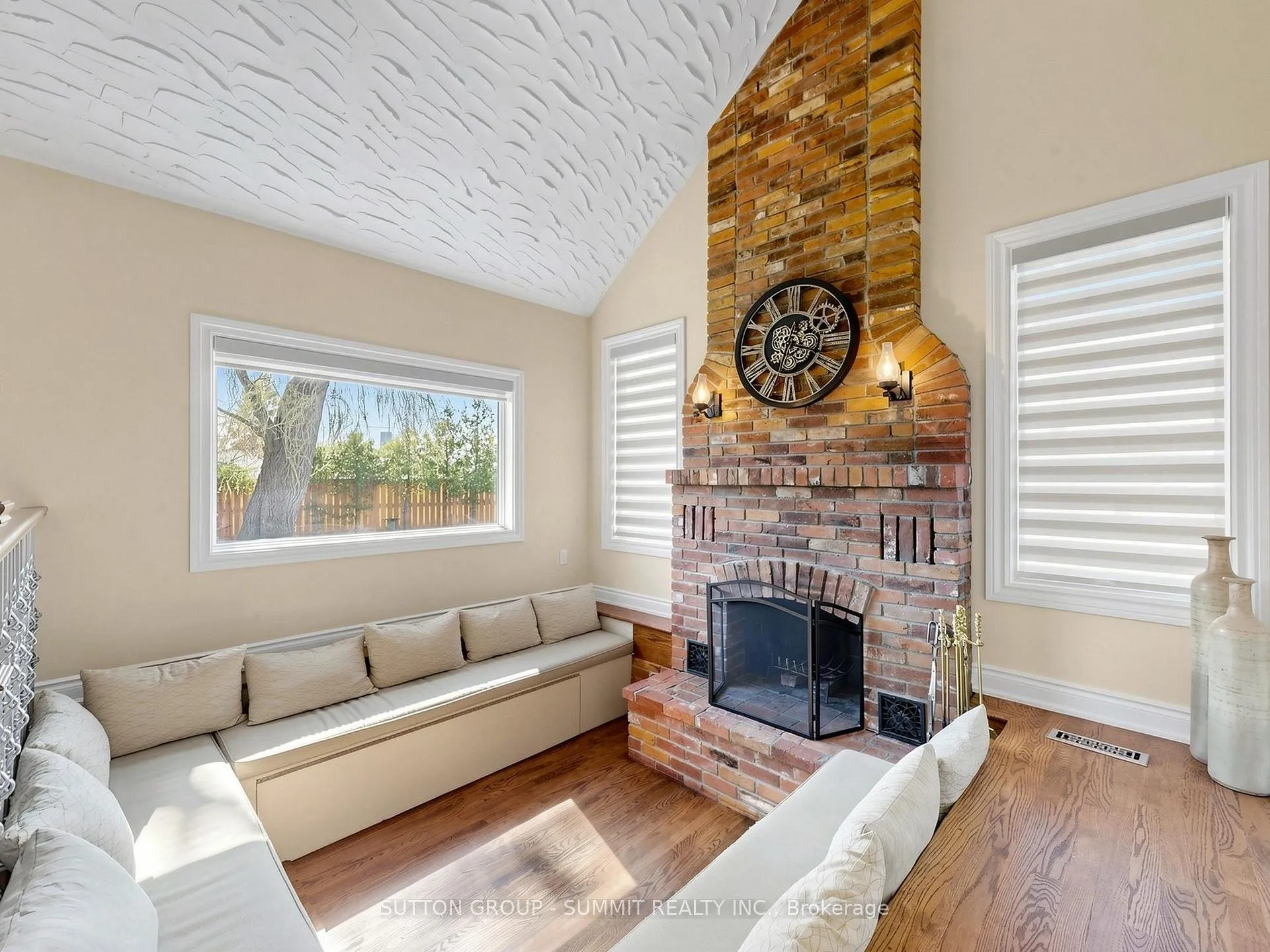 Photo 8 of 3485 Cawthra Road, Mississauga, Applewood — HOMEH