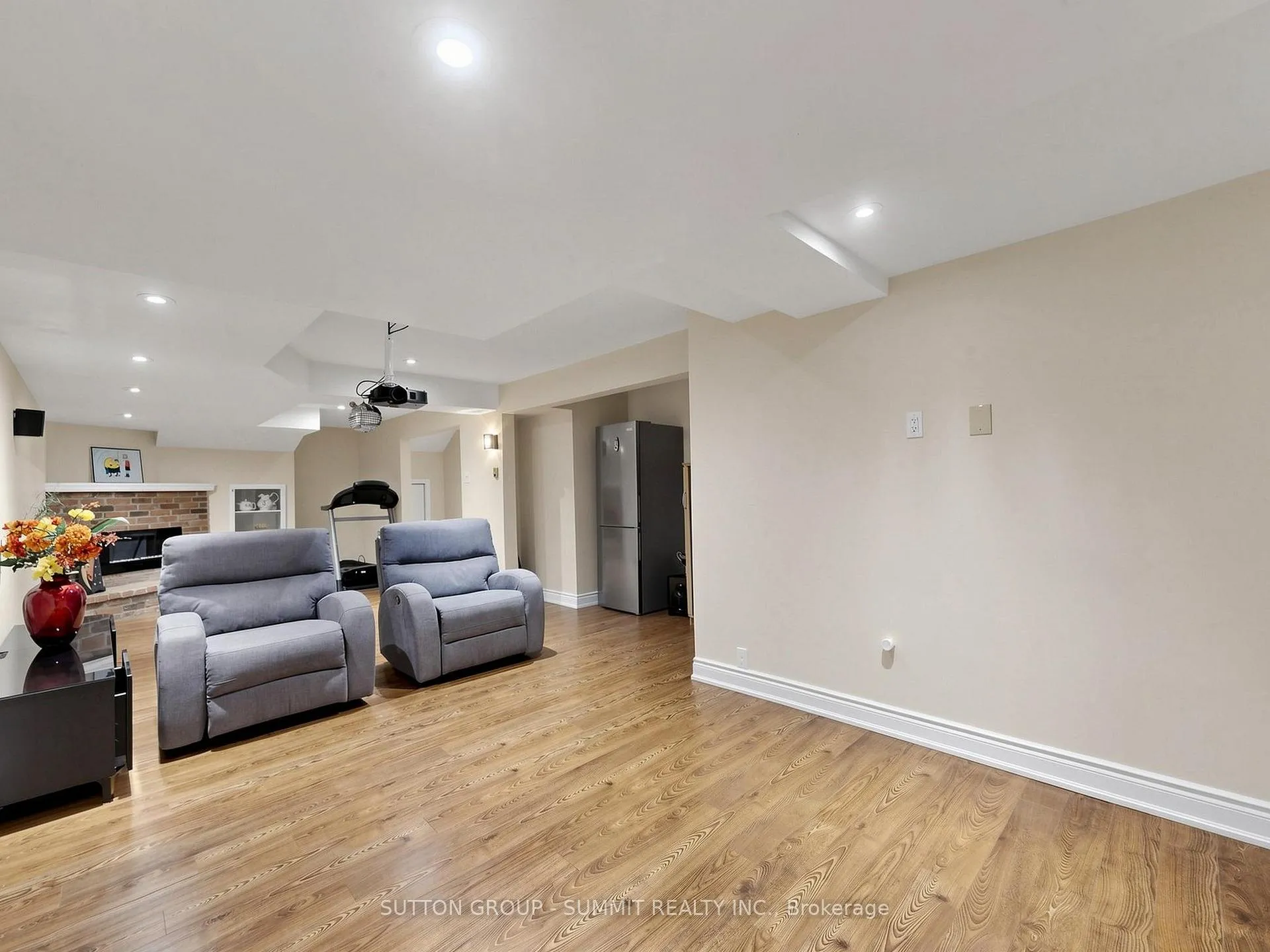 Photo 37 of 3485 Cawthra Road, Mississauga, Applewood — HOMEH