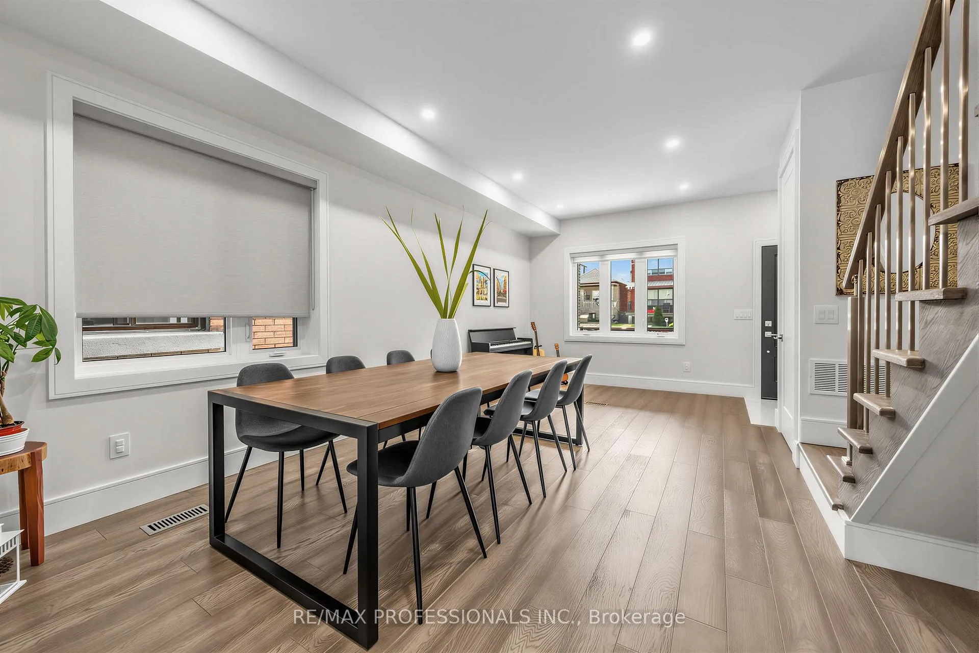 Photo 7 of 215 Gilbert Avenue, Toronto, Caledonia-Fairbank — HOMEH