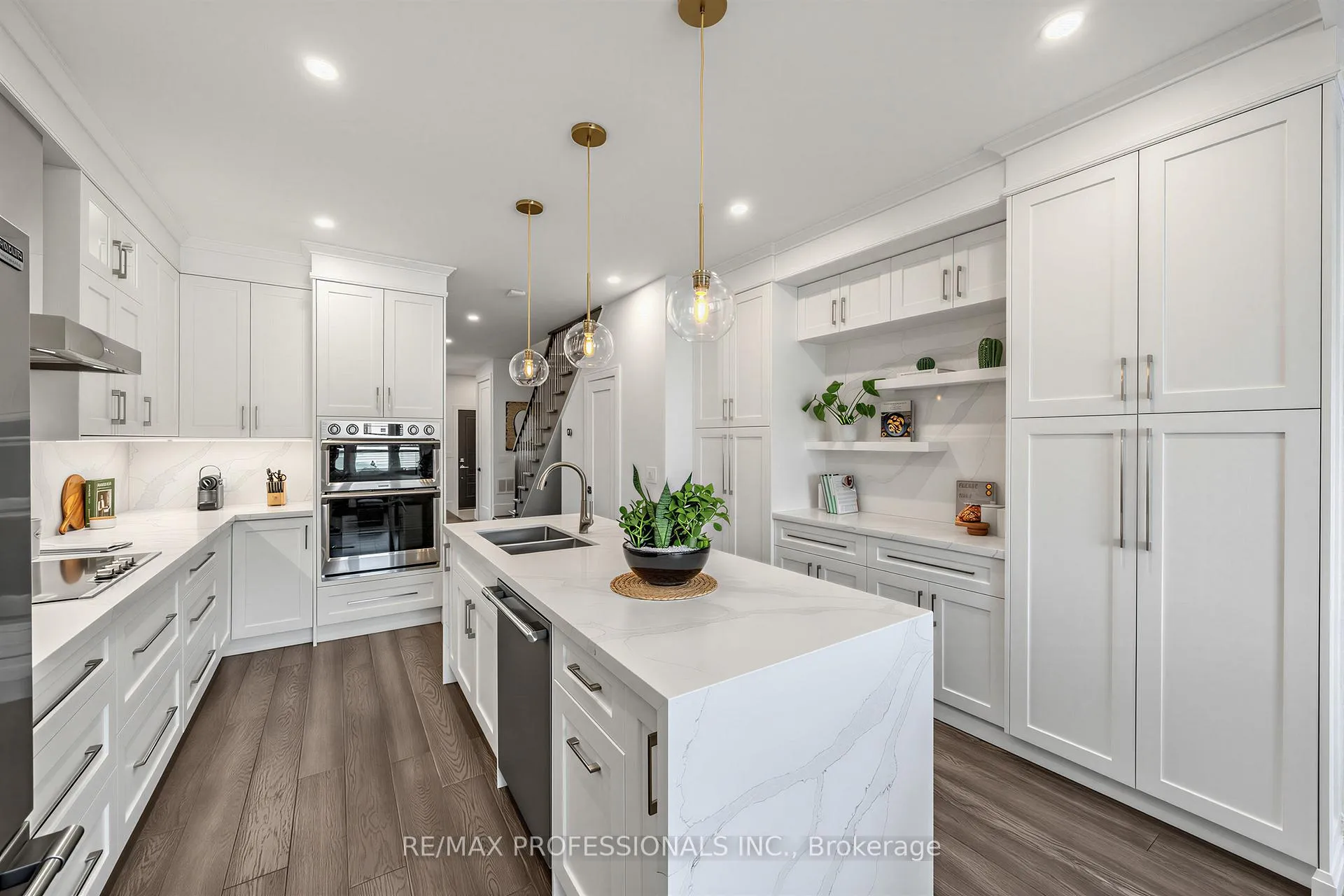 Photo 9 of 215 Gilbert Avenue, Toronto, Caledonia-Fairbank — HOMEH