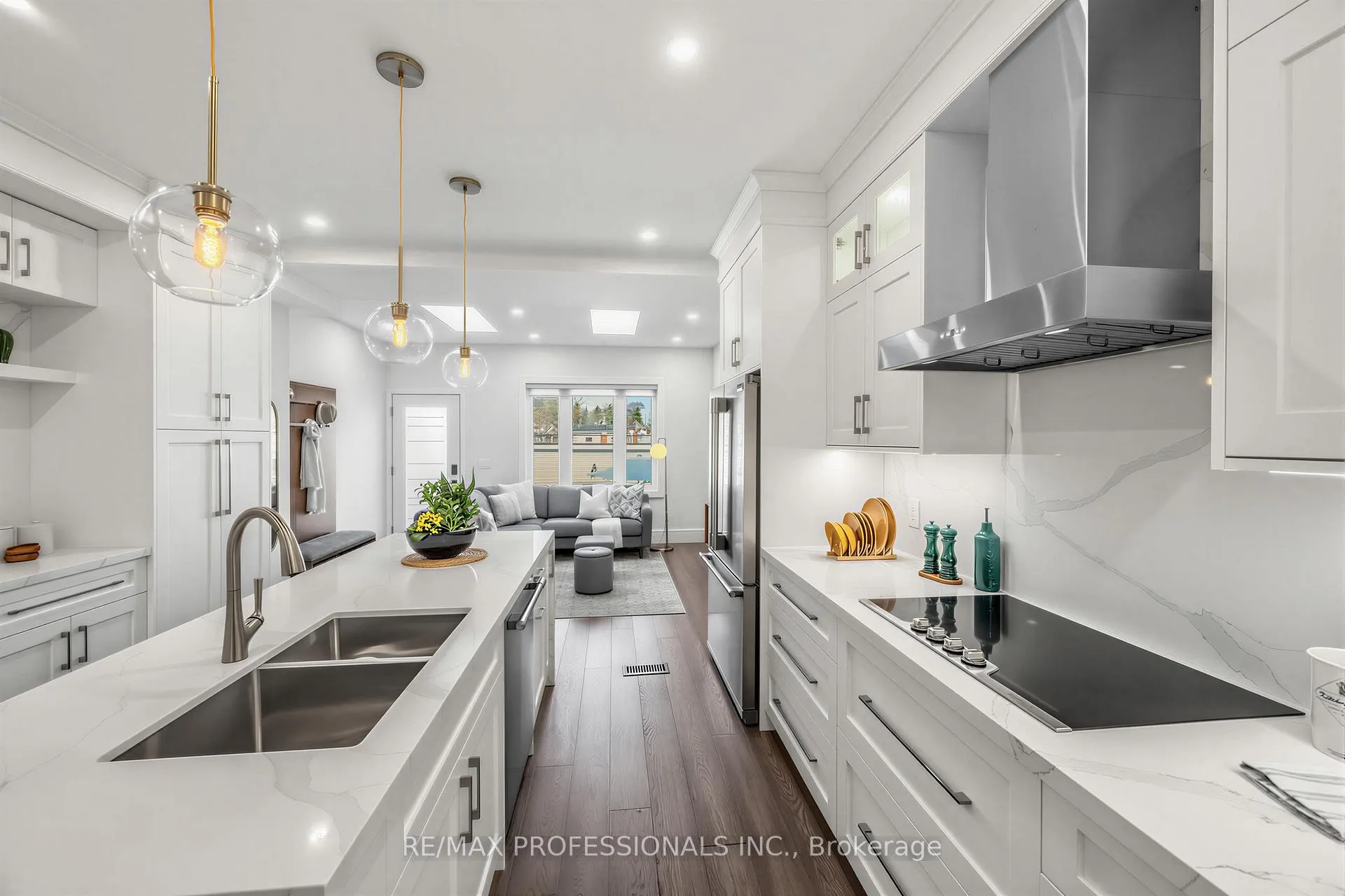 Photo 10 of 215 Gilbert Avenue, Toronto, Caledonia-Fairbank — HOMEH
