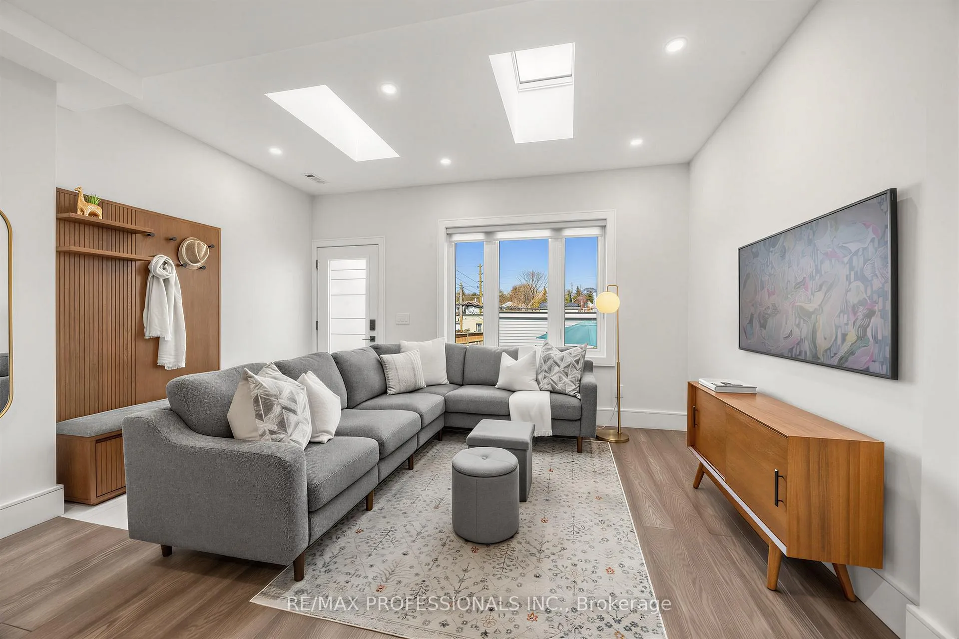 Photo 12 of 215 Gilbert Avenue, Toronto, Caledonia-Fairbank — HOMEH