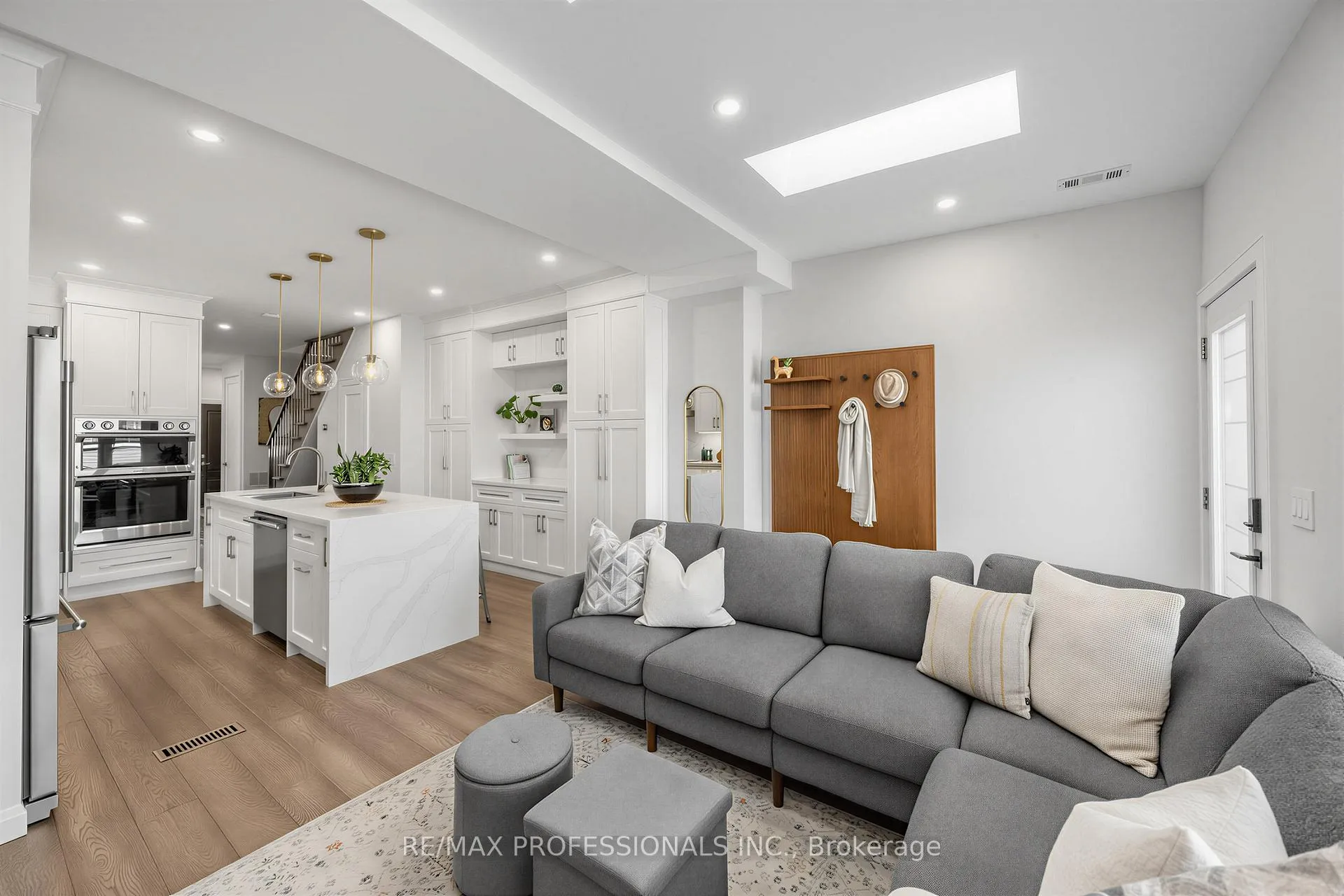 Photo 13 of 215 Gilbert Avenue, Toronto, Caledonia-Fairbank — HOMEH