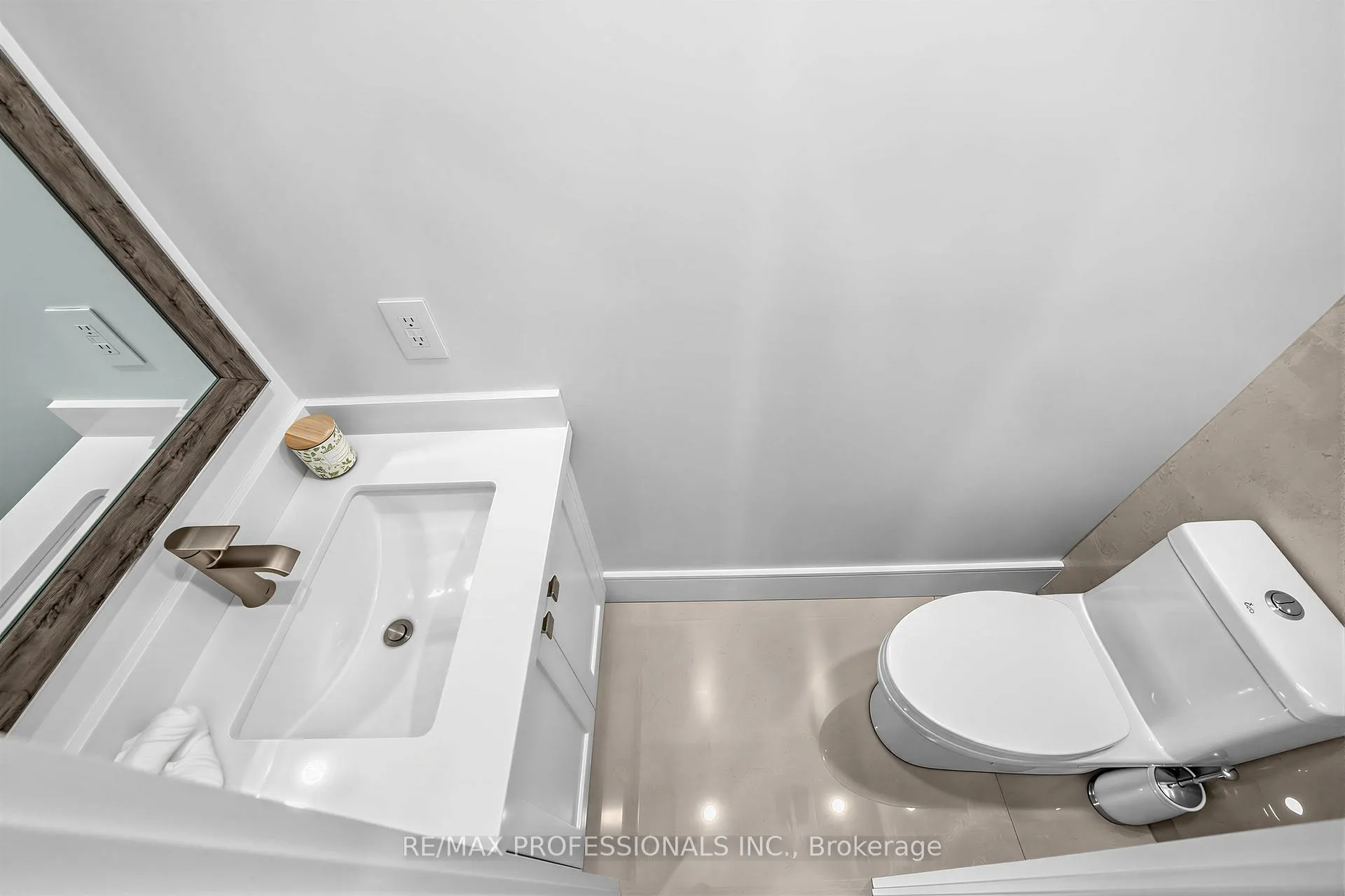 Photo 14 of 215 Gilbert Avenue, Toronto, Caledonia-Fairbank — HOMEH
