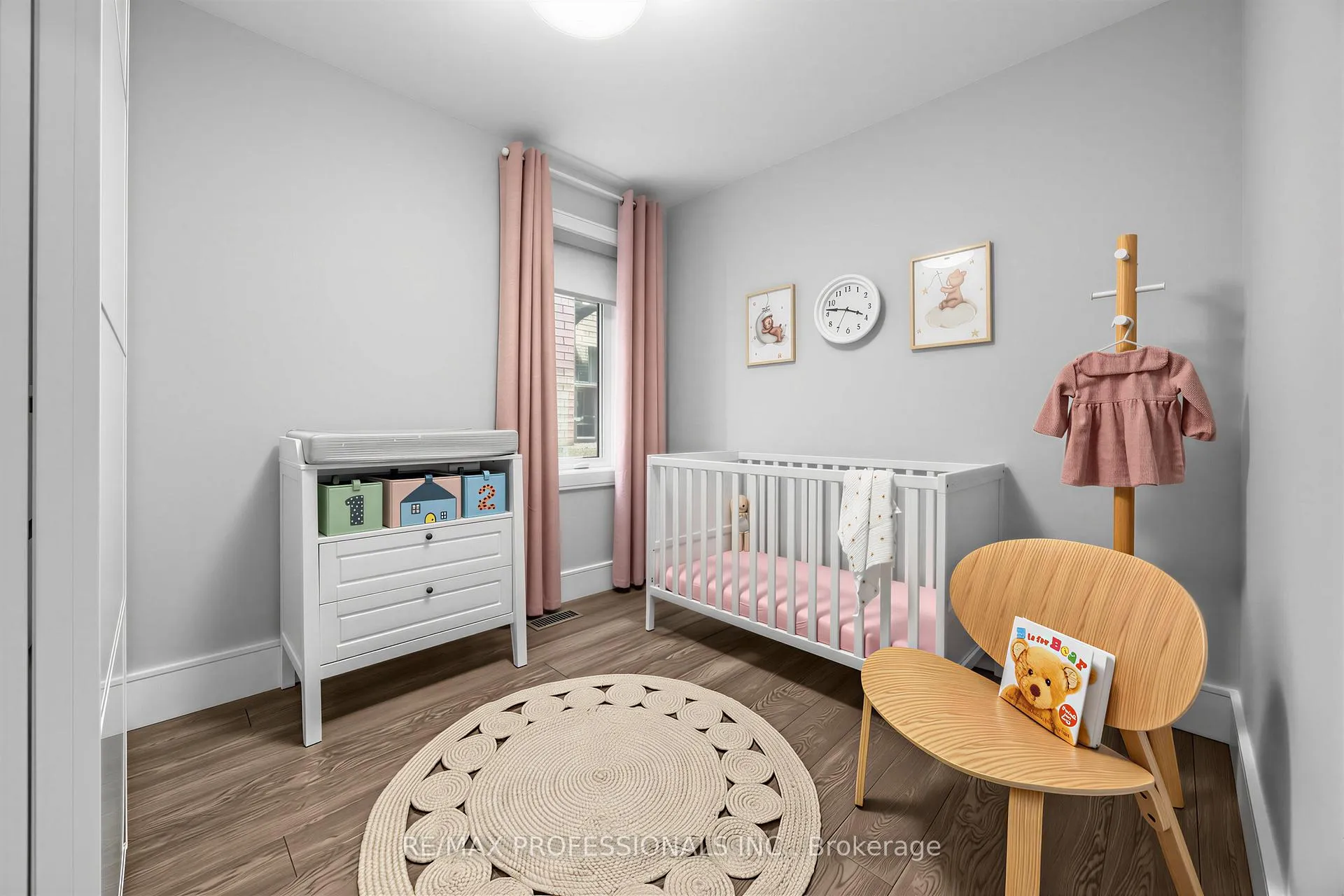 Photo 17 of 215 Gilbert Avenue, Toronto, Caledonia-Fairbank — HOMEH