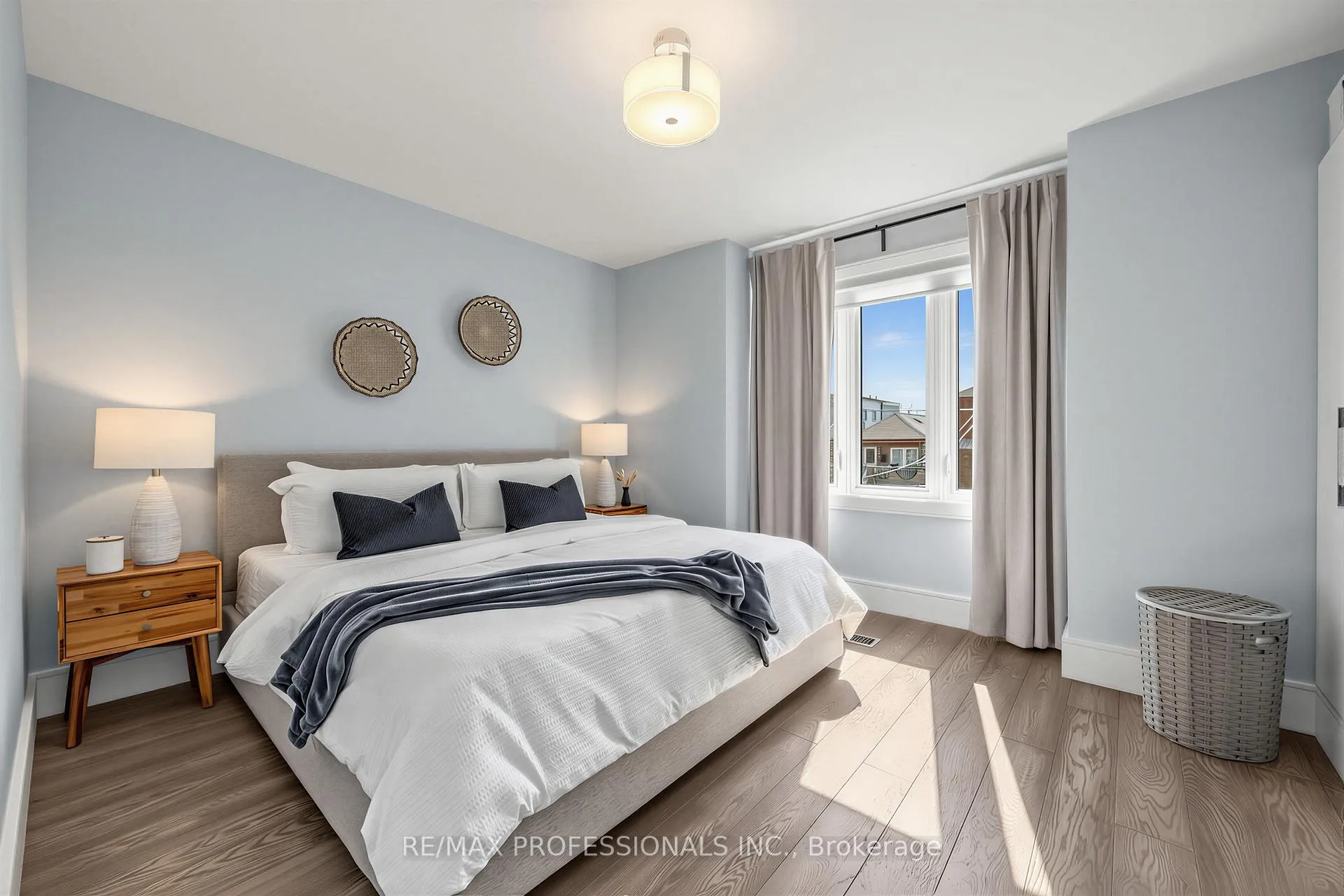 Photo 18 of 215 Gilbert Avenue, Toronto, Caledonia-Fairbank — HOMEH
