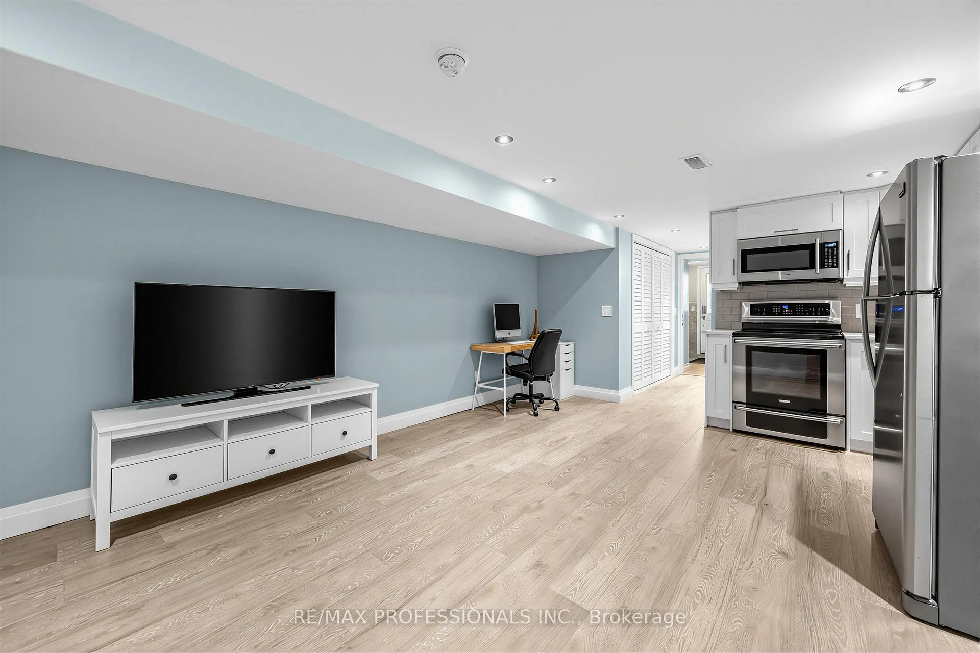 Photo 26 of 215 Gilbert Avenue, Toronto, Caledonia-Fairbank — HOMEH