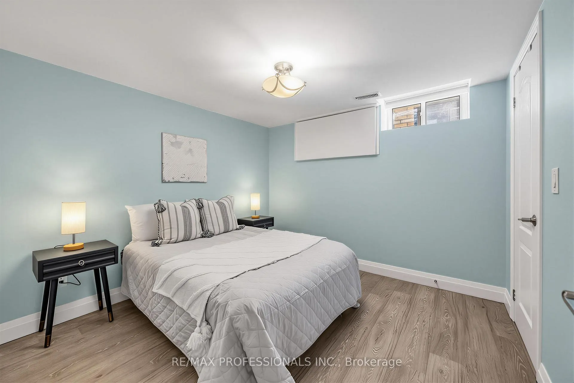 Photo 28 of 215 Gilbert Avenue, Toronto, Caledonia-Fairbank — HOMEH