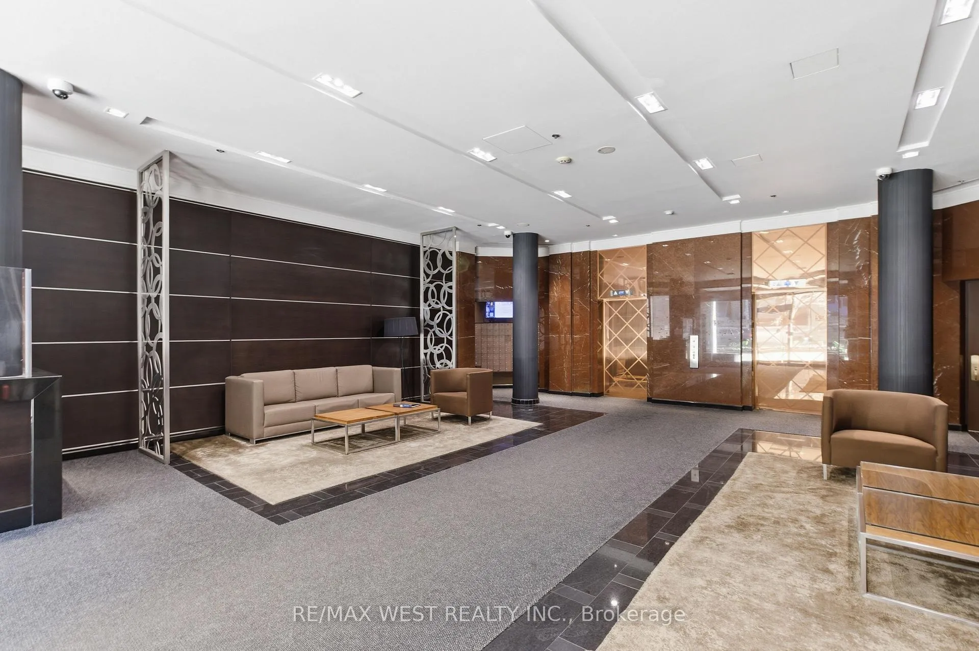 Photo 3 of Unit 1709, 55 Bloor Street E, Toronto, Church-Yonge Corridor — HOMEH