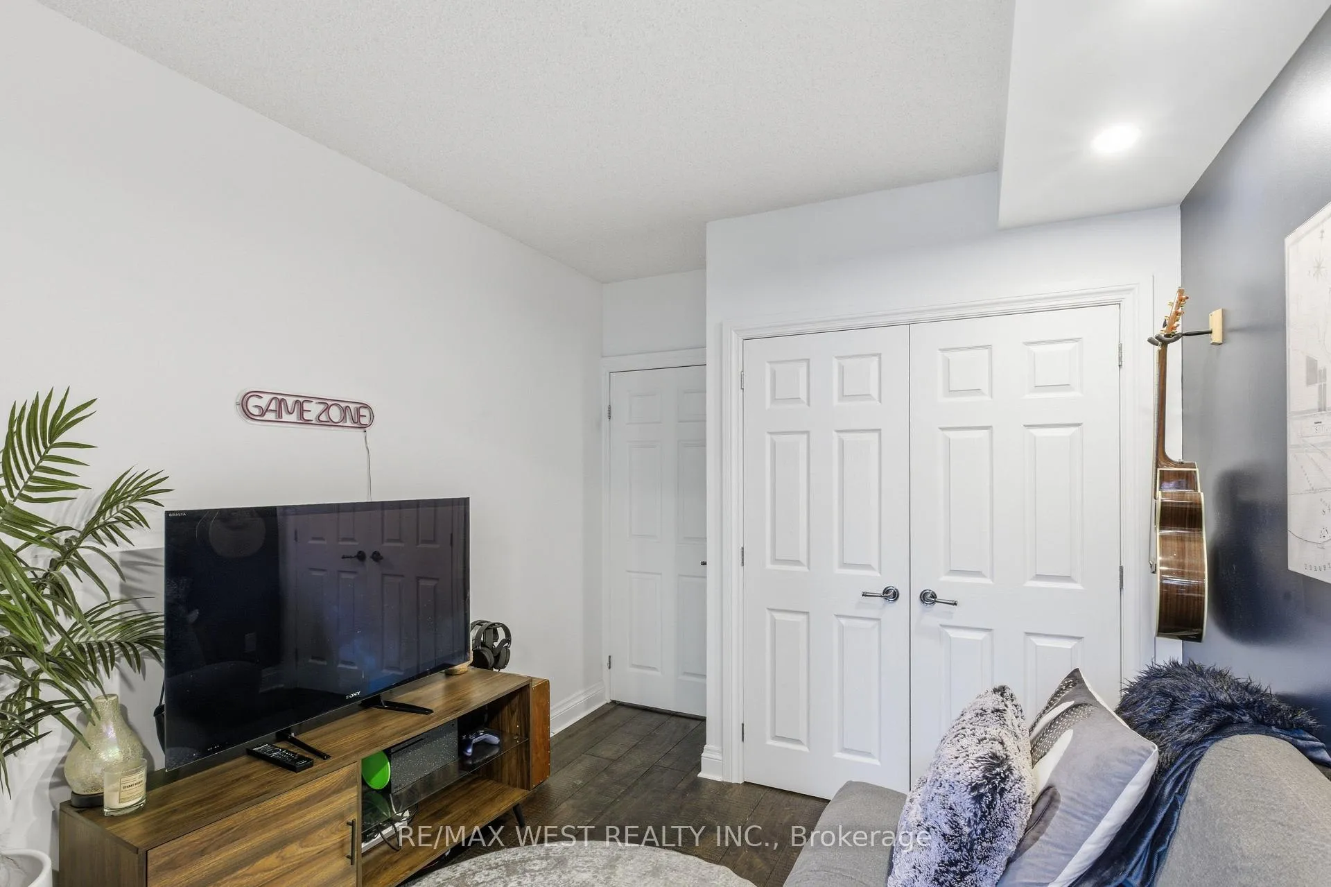 Photo 17 of Unit 1709, 55 Bloor Street E, Toronto, Church-Yonge Corridor — HOMEH