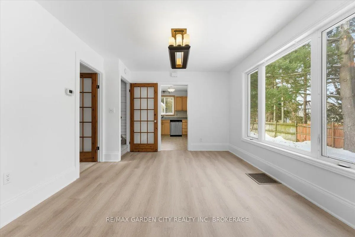 Photo 9 of 26 Chestnut Street, Pelham, Fonthill — HOMEH