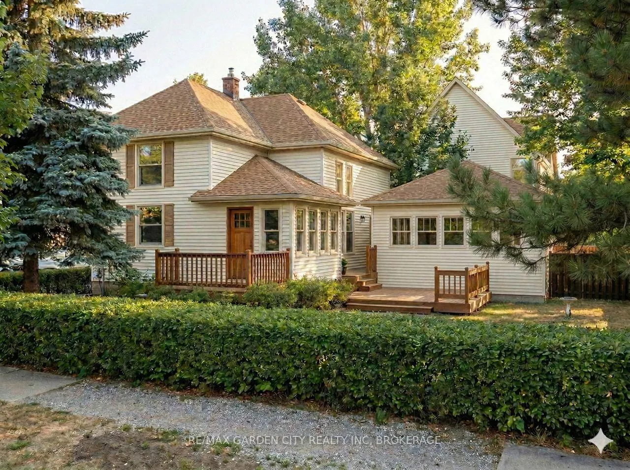 Photo 37 of 26 Chestnut Street, Pelham, Fonthill — HOMEH