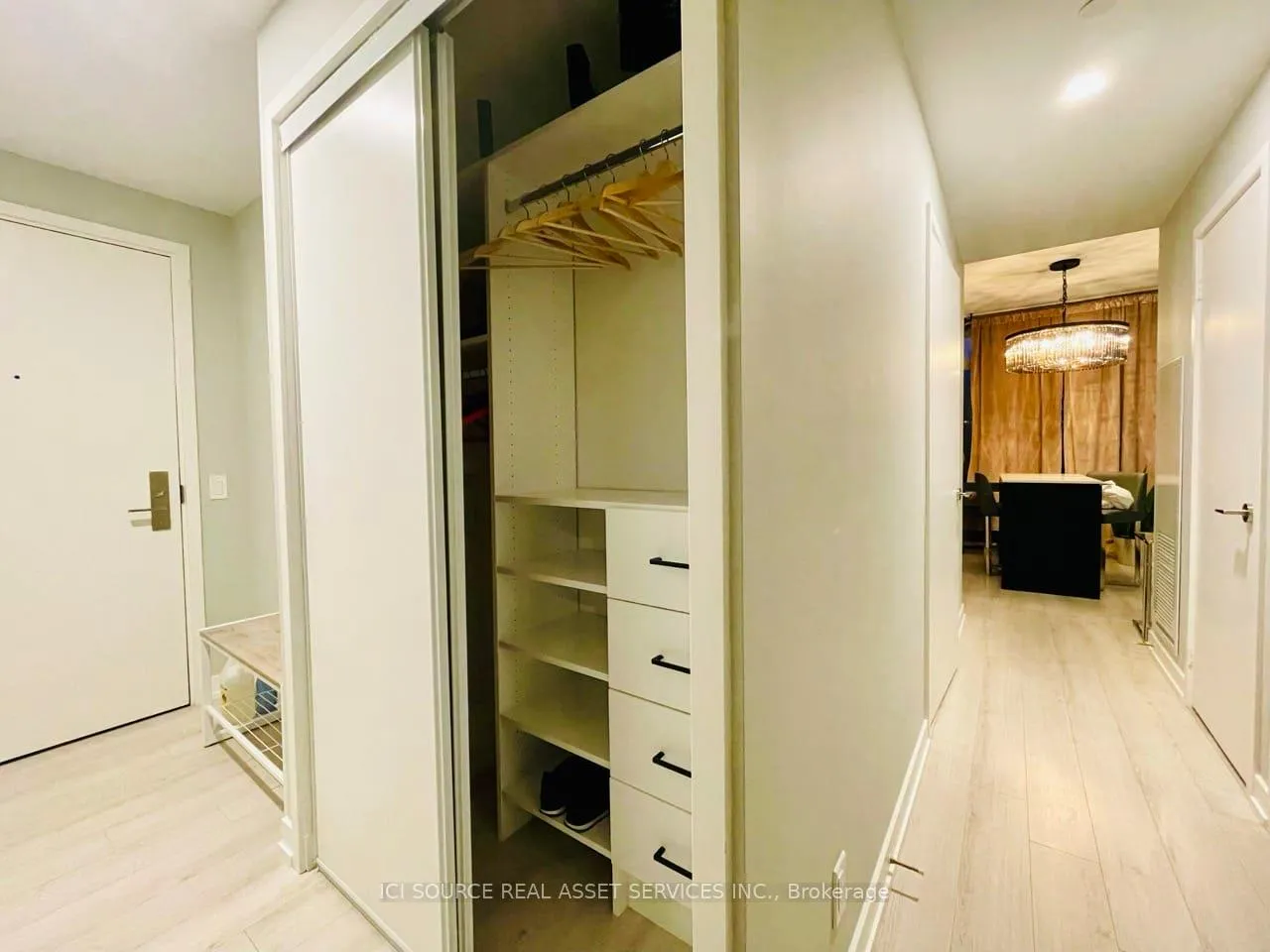 Photo 5 of Unit 2206, 33 Helendale Avenue, Toronto, Yonge-Eglinton — HOMEH