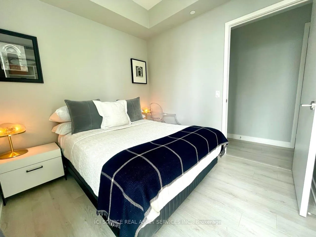 Photo 7 of Unit 2206, 33 Helendale Avenue, Toronto, Yonge-Eglinton — HOMEH